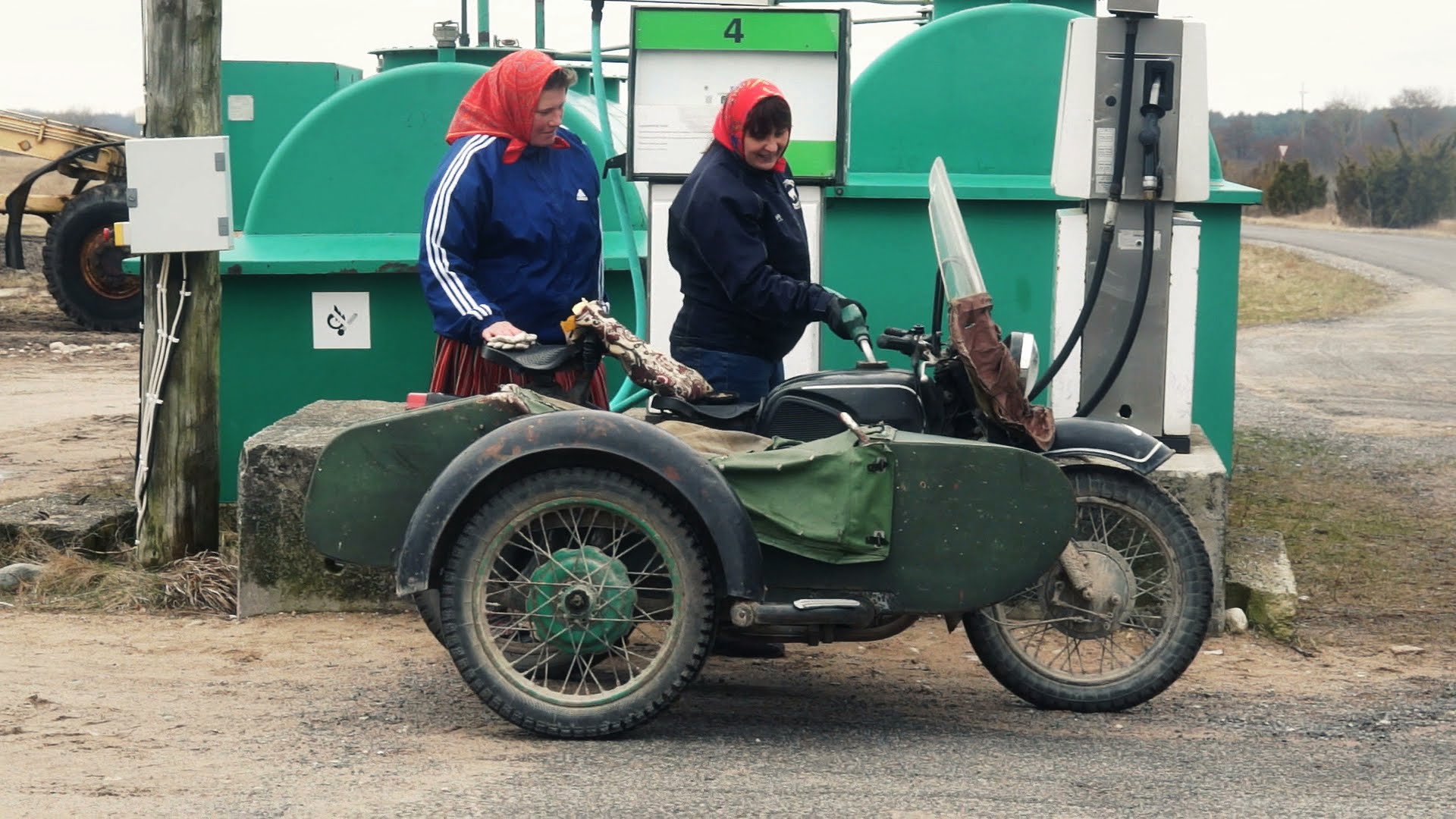Old motors as tradition in Estonia - vpro Metropolis - YouTube
