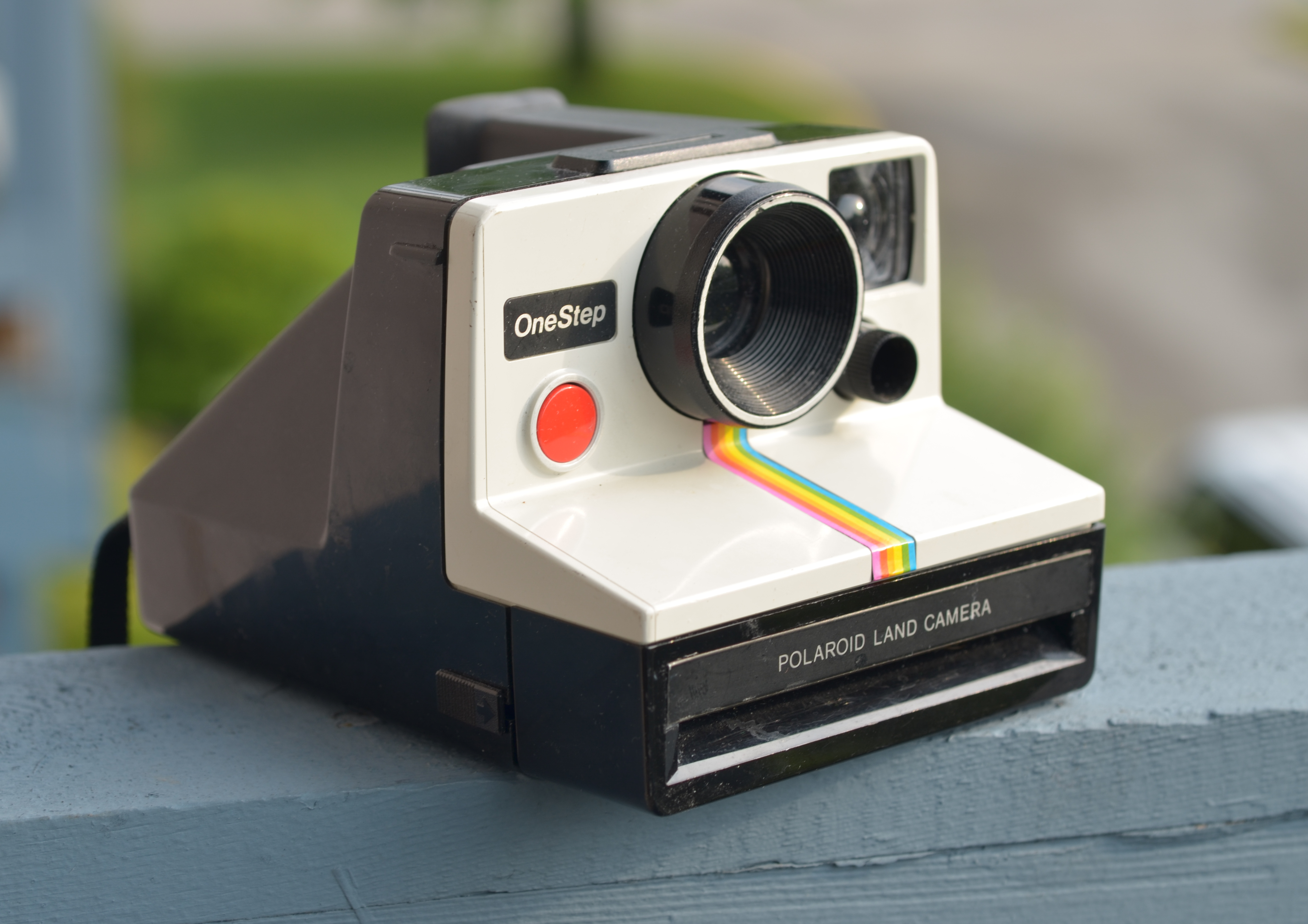 Polaroid Rainbow White OneStep Camera Review
