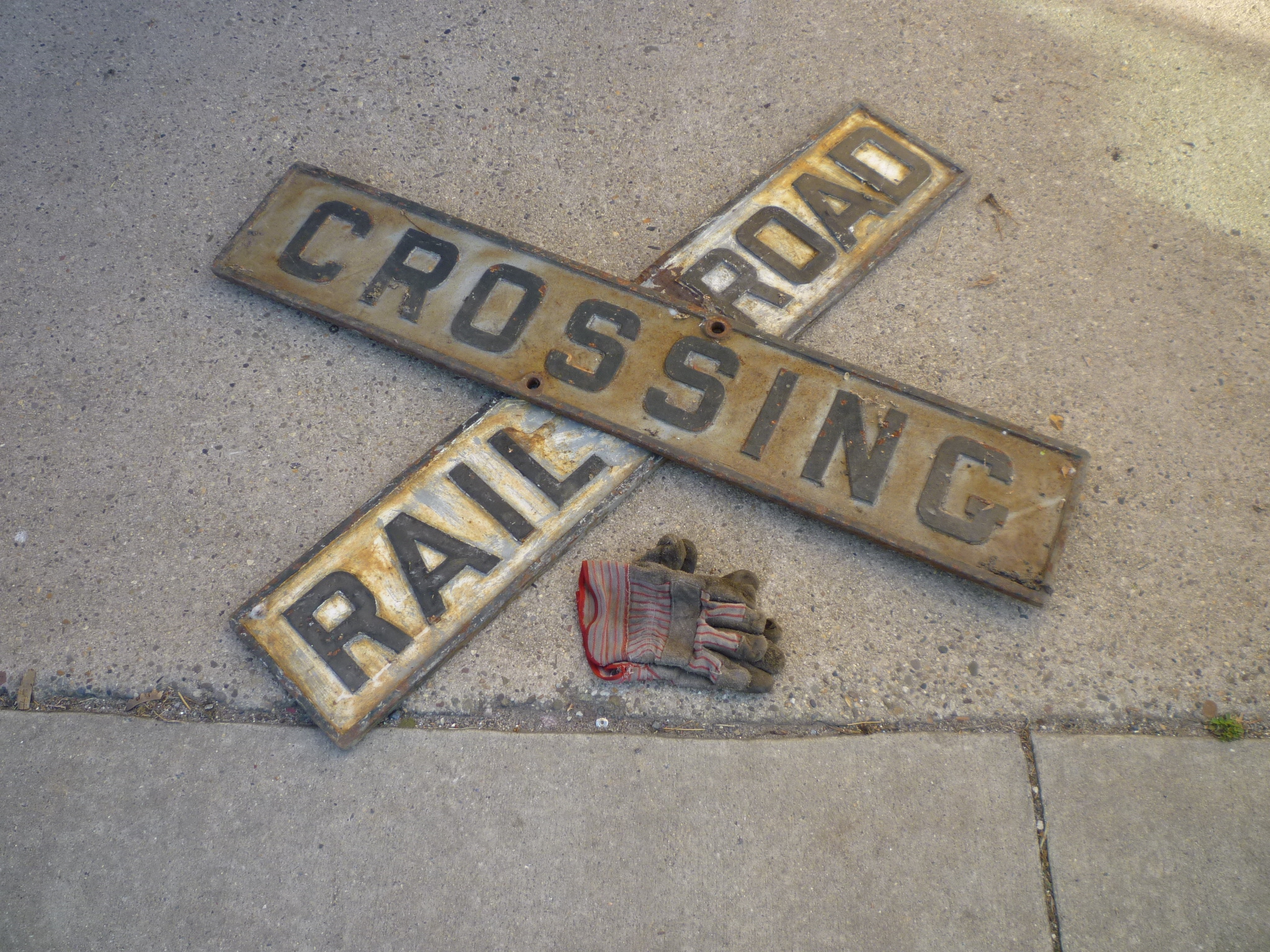 Early Cast Iron Railroad Crossing Sign « Obnoxious Antiques