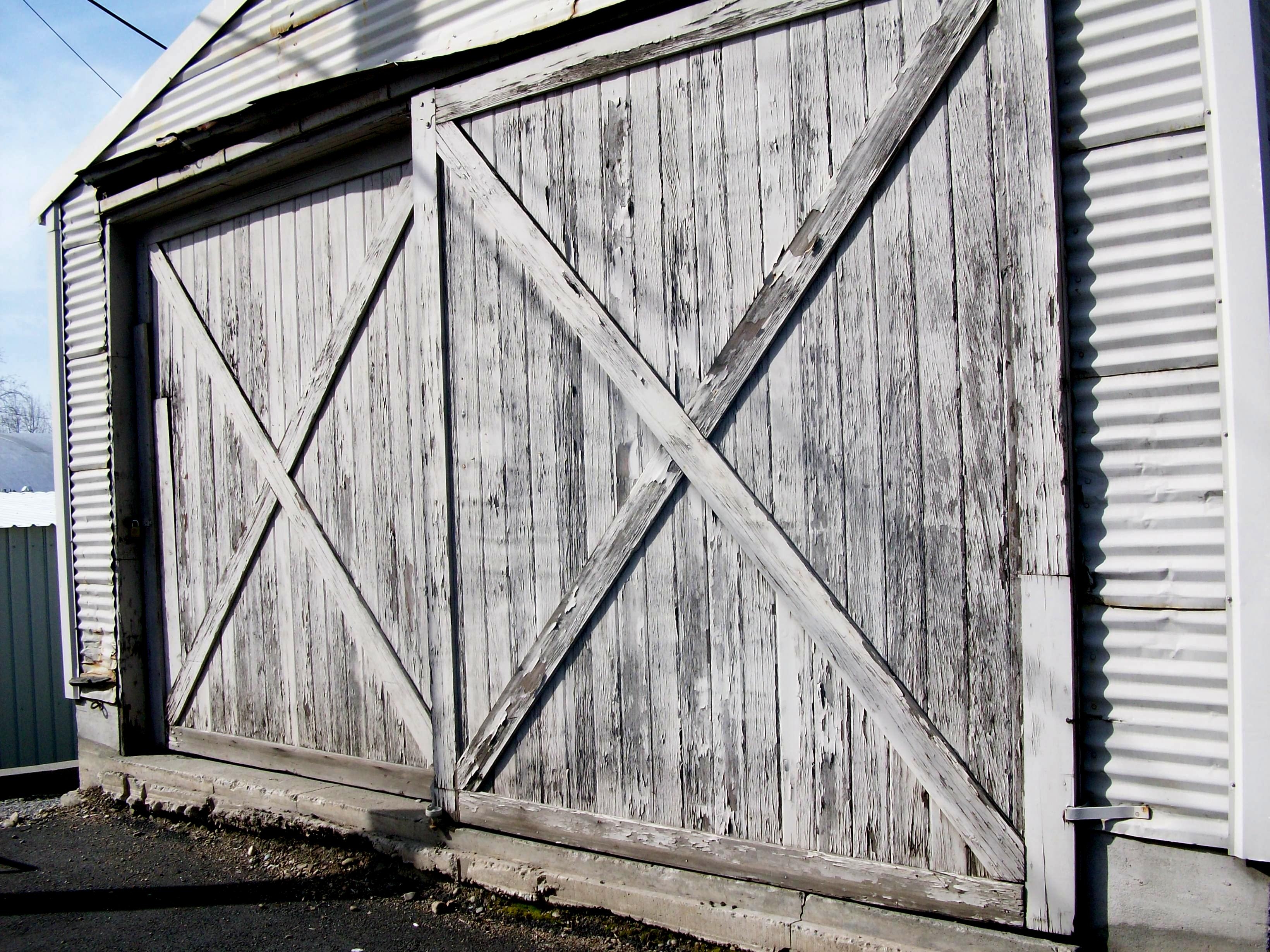 X Challenge The Old Barn Door Beyondpaisley Intended For Old Barn ...