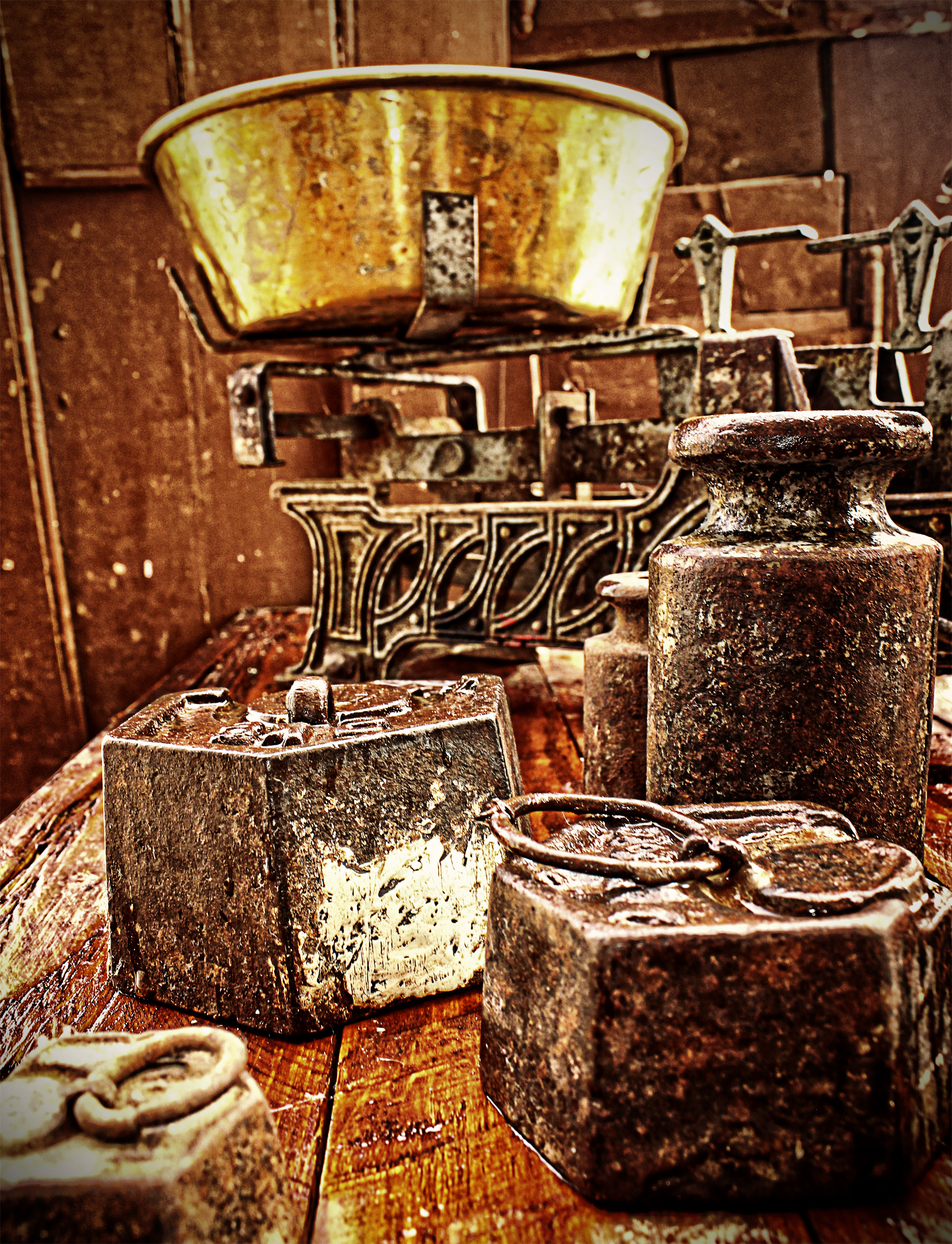 Old rusty scales and weights - grunge looks photo
