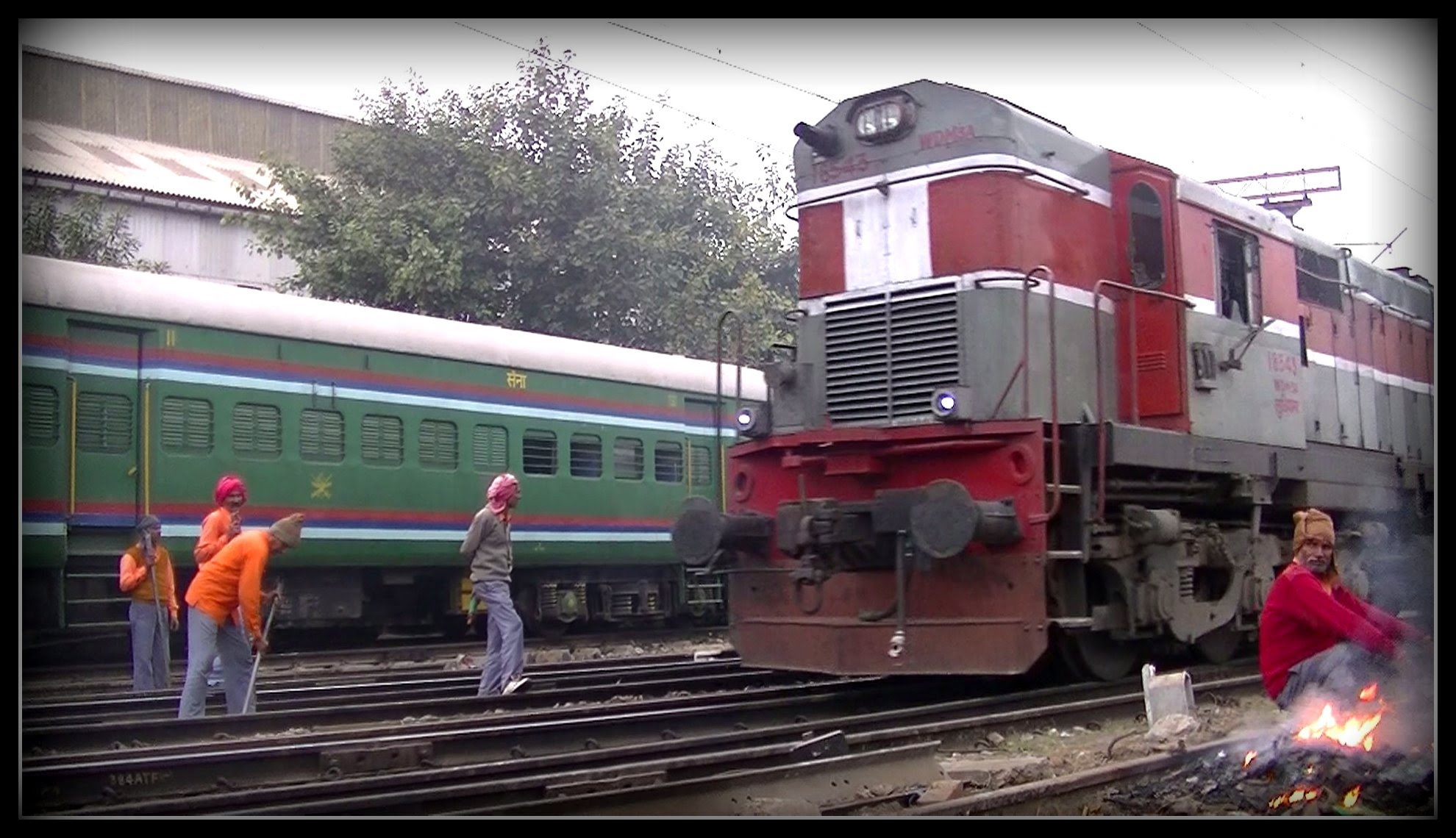 Old Delhi Railway Station Tour - YouTube