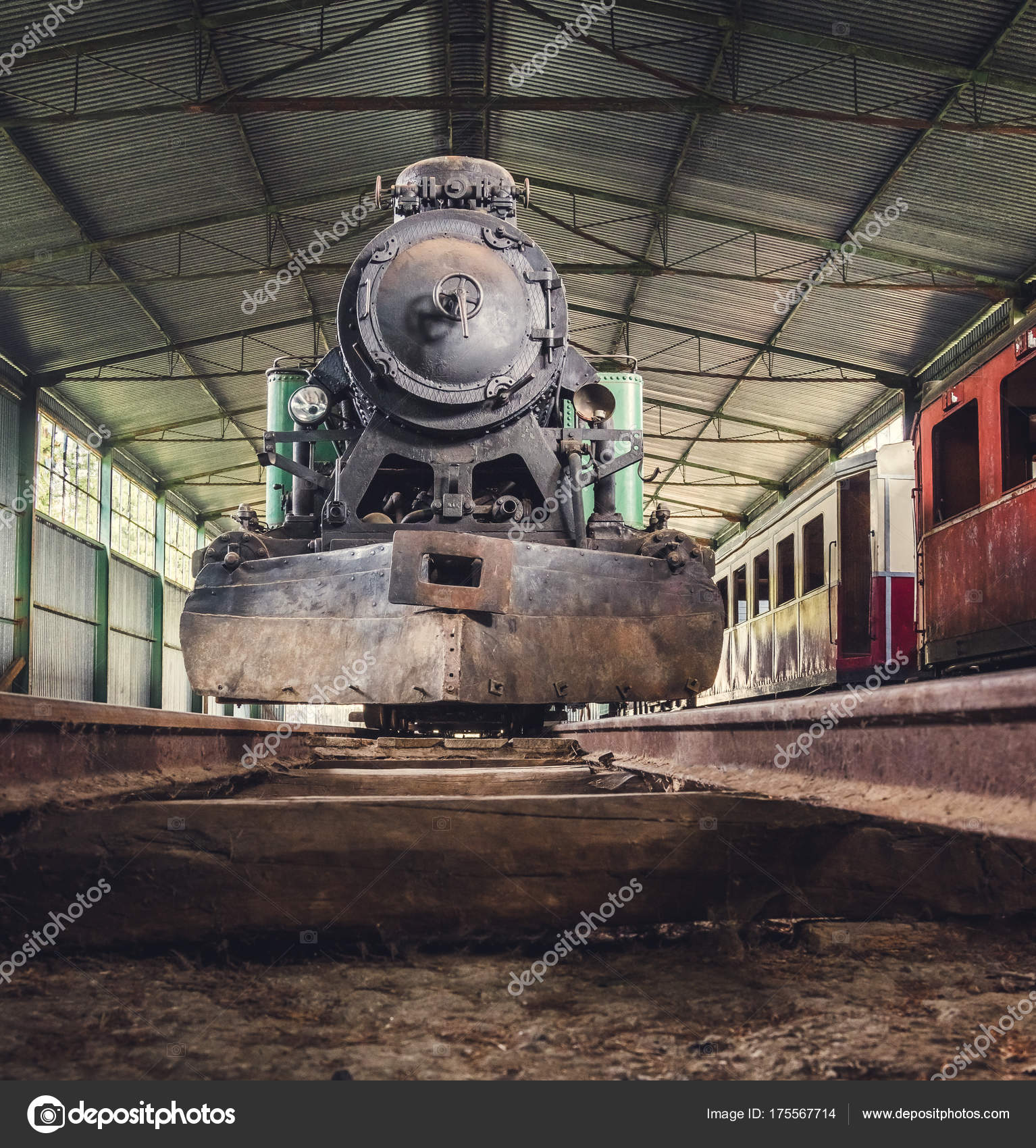 Old Steam Locomotive Front View — Stock Photo © Kayco #175567714