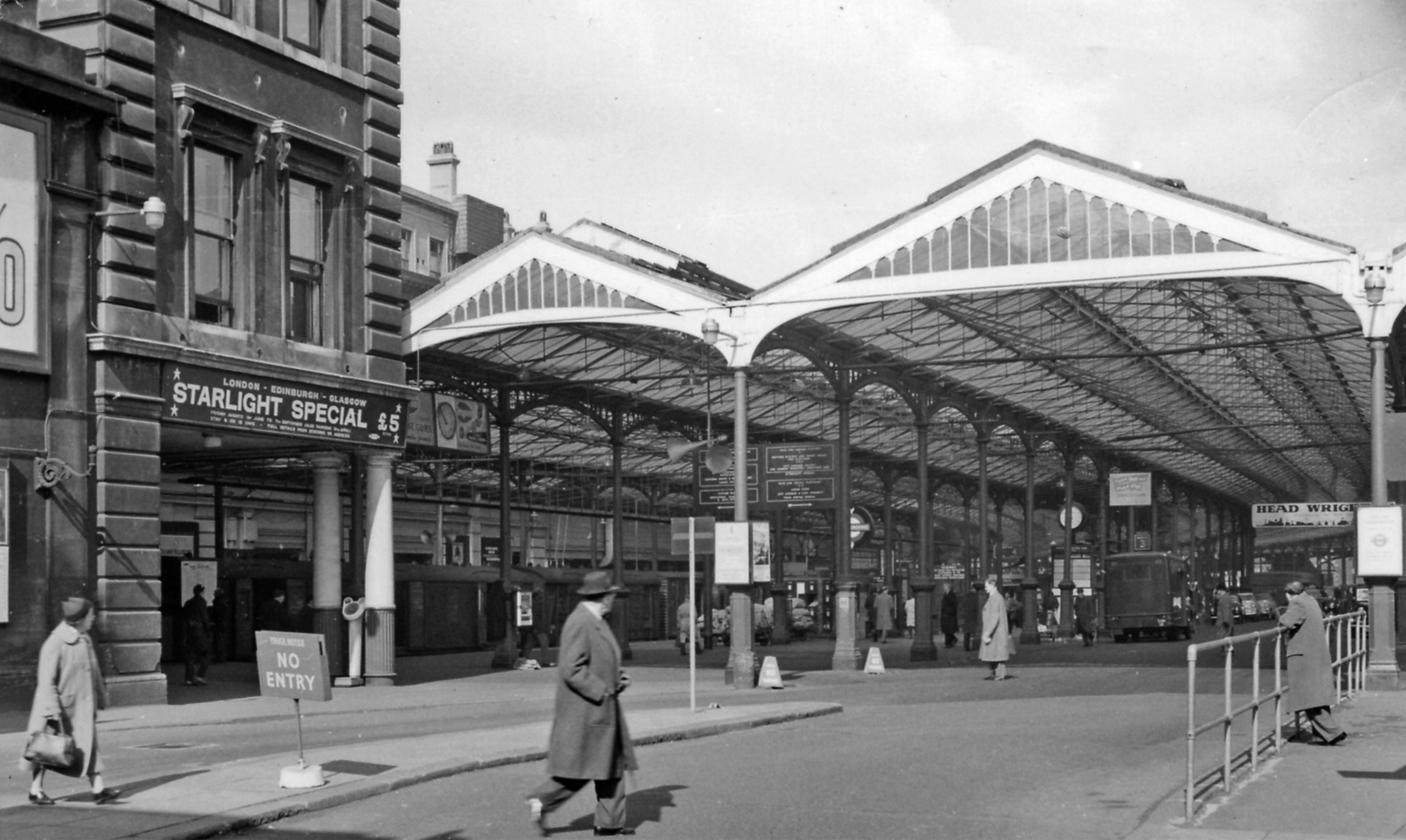 File:Euston old Station Arrival side geograph-2991091-by-Ben ...