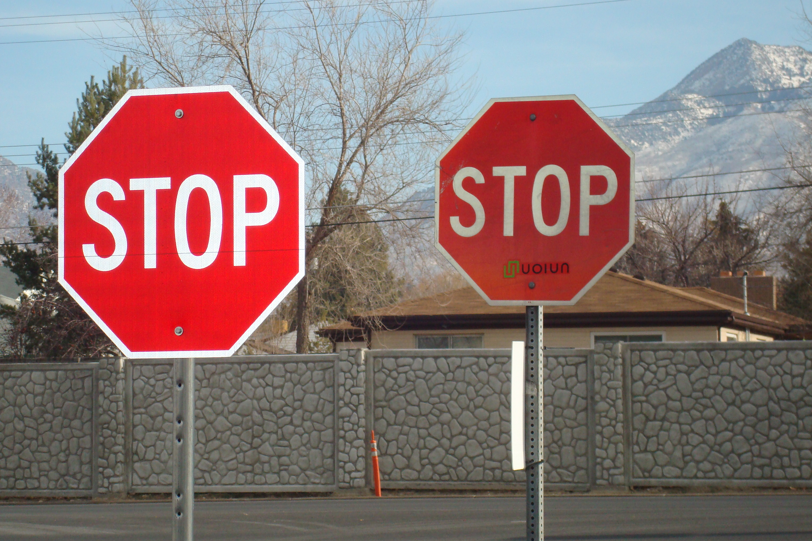 Дорожный знак stop
