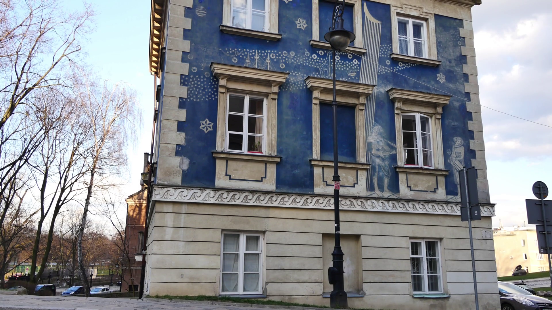 Old Town in Warsaw, capitol of Poland. Old tenement house with ...