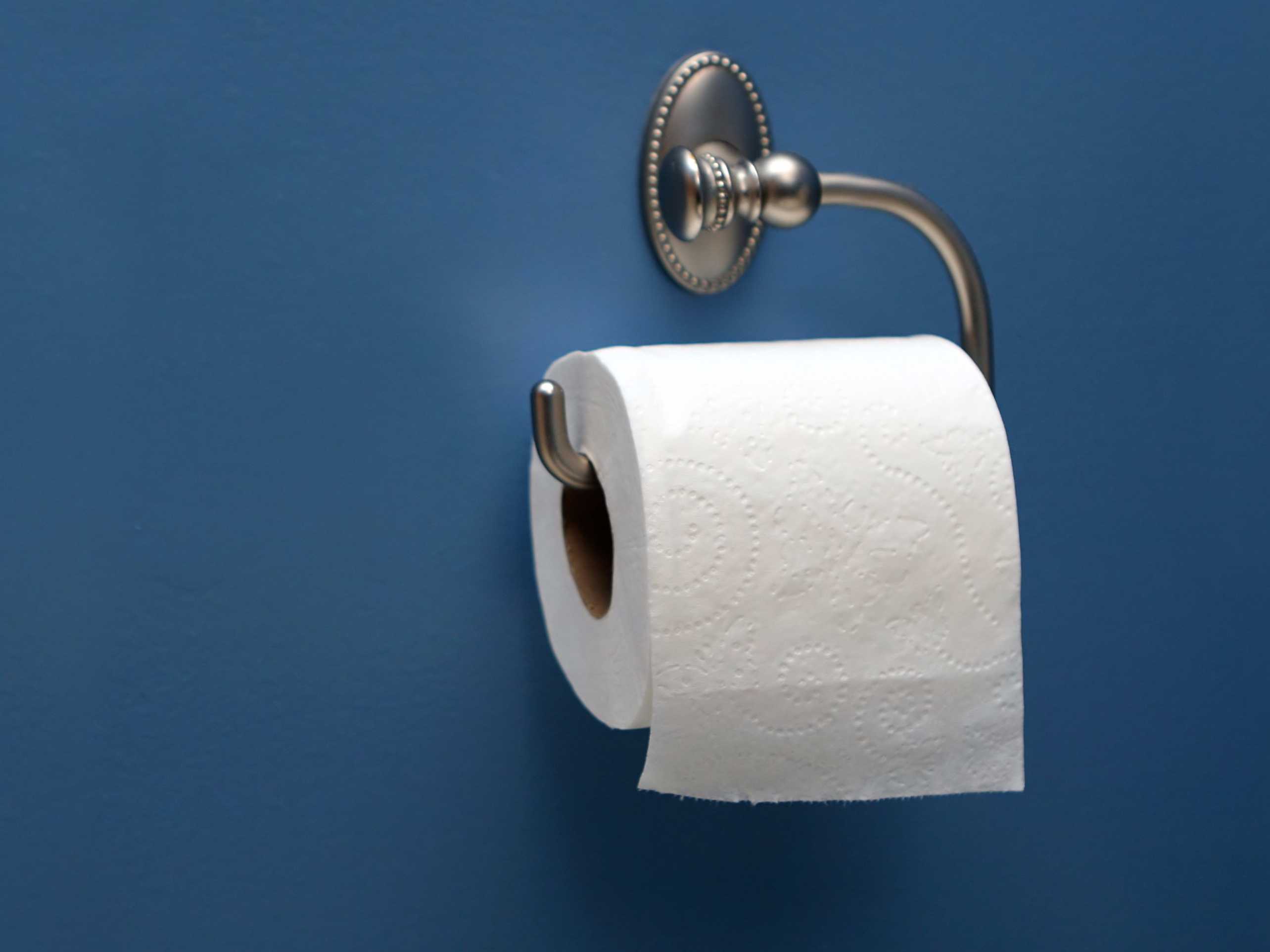 124-year-old patent solves the 'over versus under' toilet paper roll ...