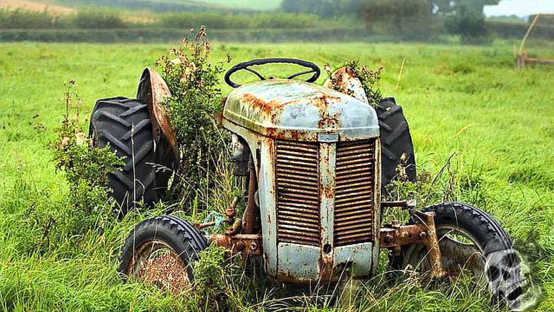 The Abandoned Farm Tractors 2016. Creepy Old Rusty Tractors. - YouTube