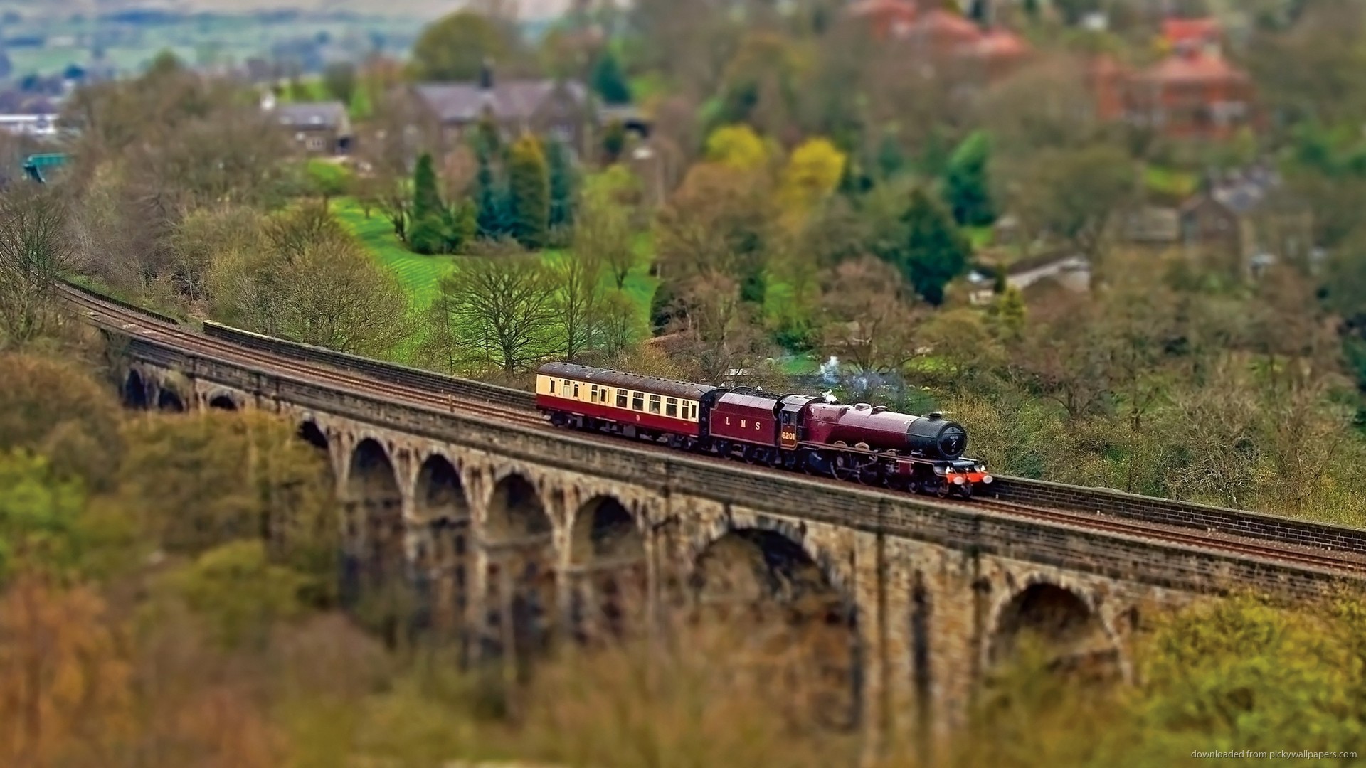 Bridges: Miniature Steam Train Bridge Fancy Red Old Focus Trees ...