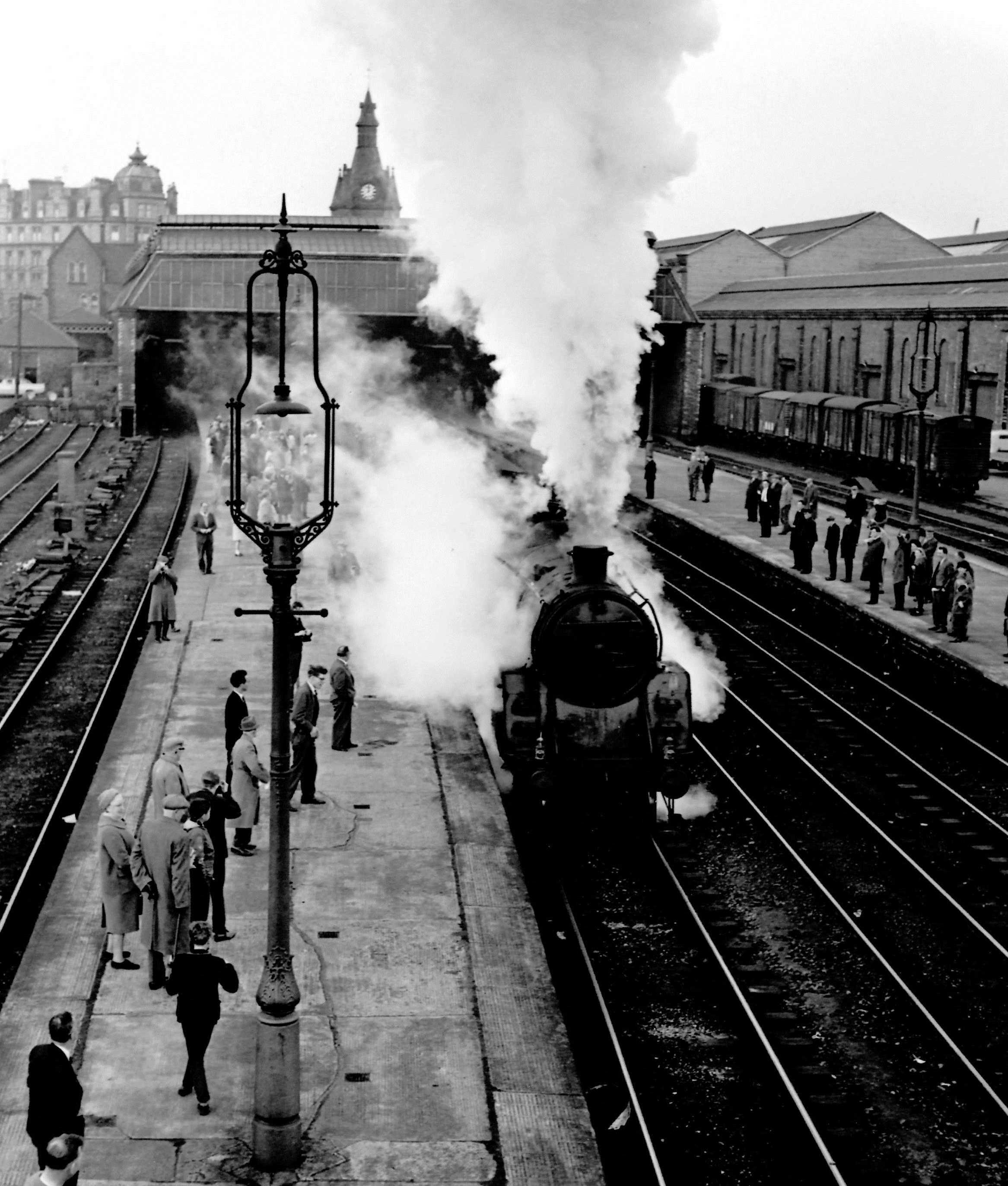 The glory days of the old Dundee West Station - Evening Telegraph