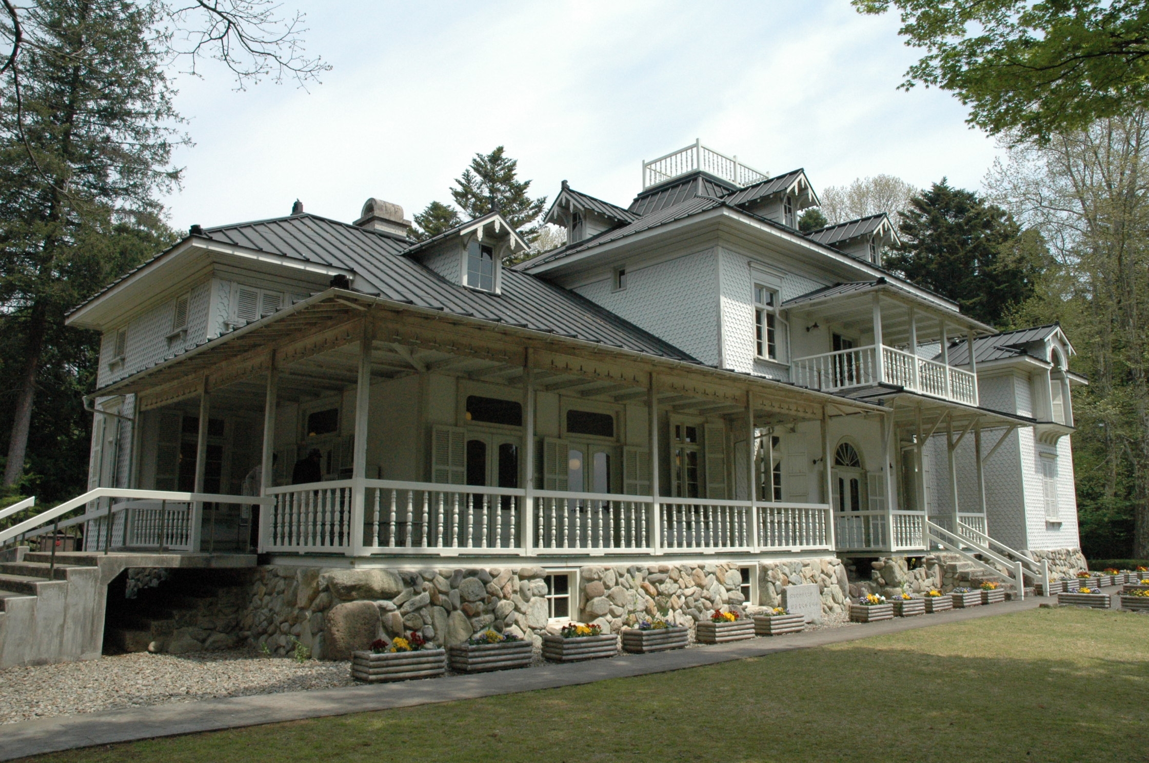 File:Old Aoki Shuzo's Nasu Villa House-20090503.JPG - Wikimedia Commons