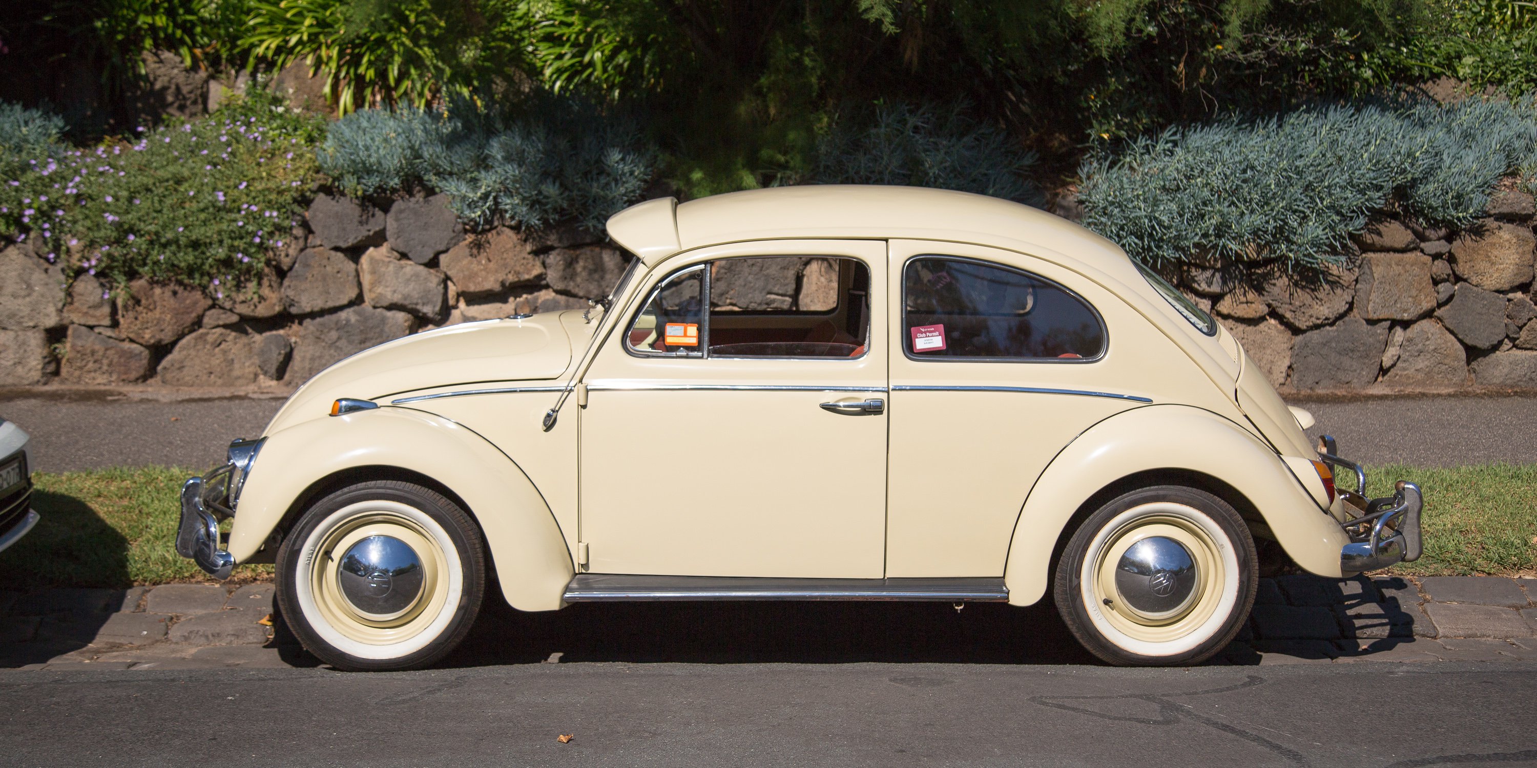 Volkswagen Beetle Old v New: 1965 v 2017 - Photos