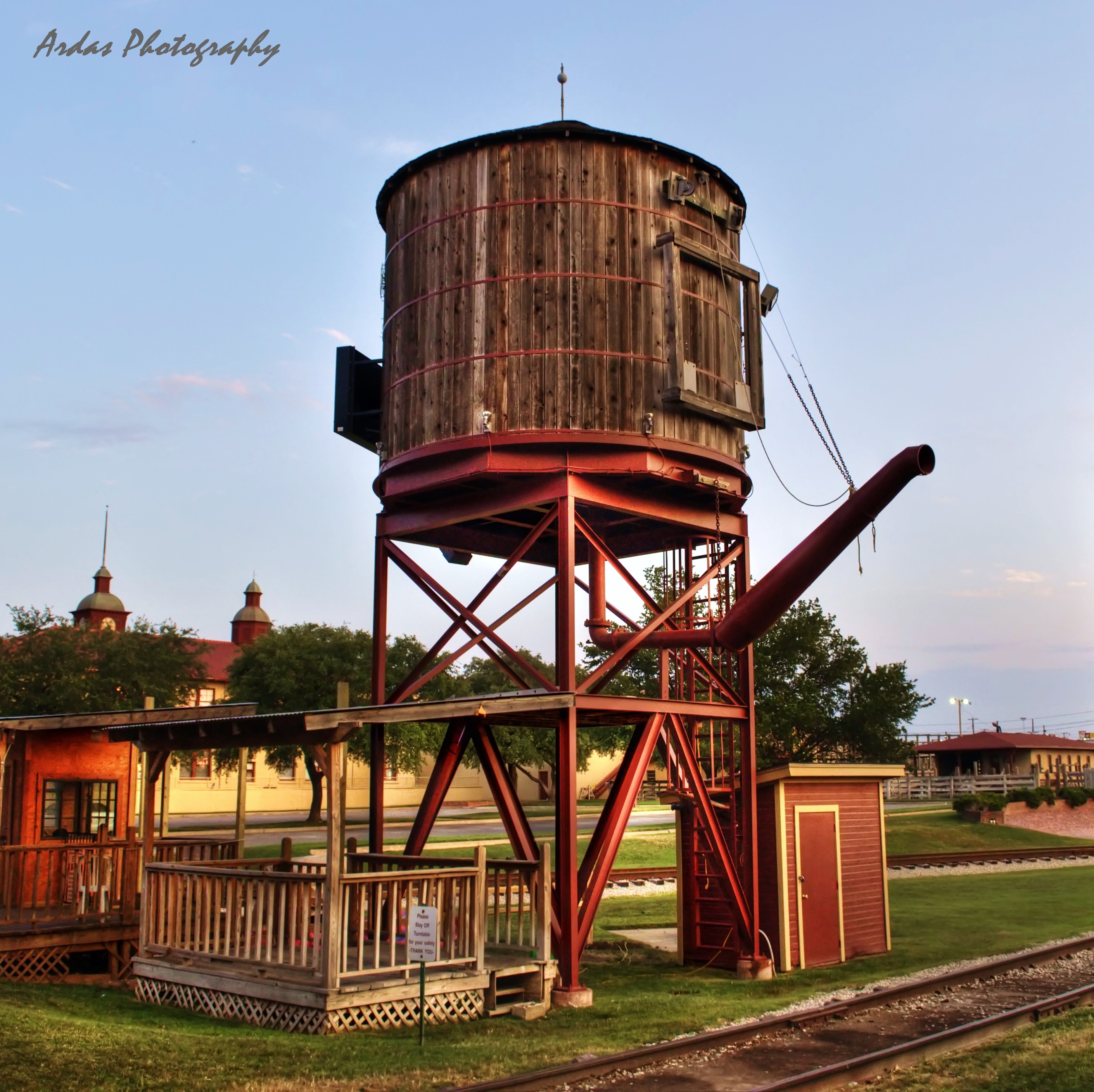 OLD WATER TOWER | HDR creme