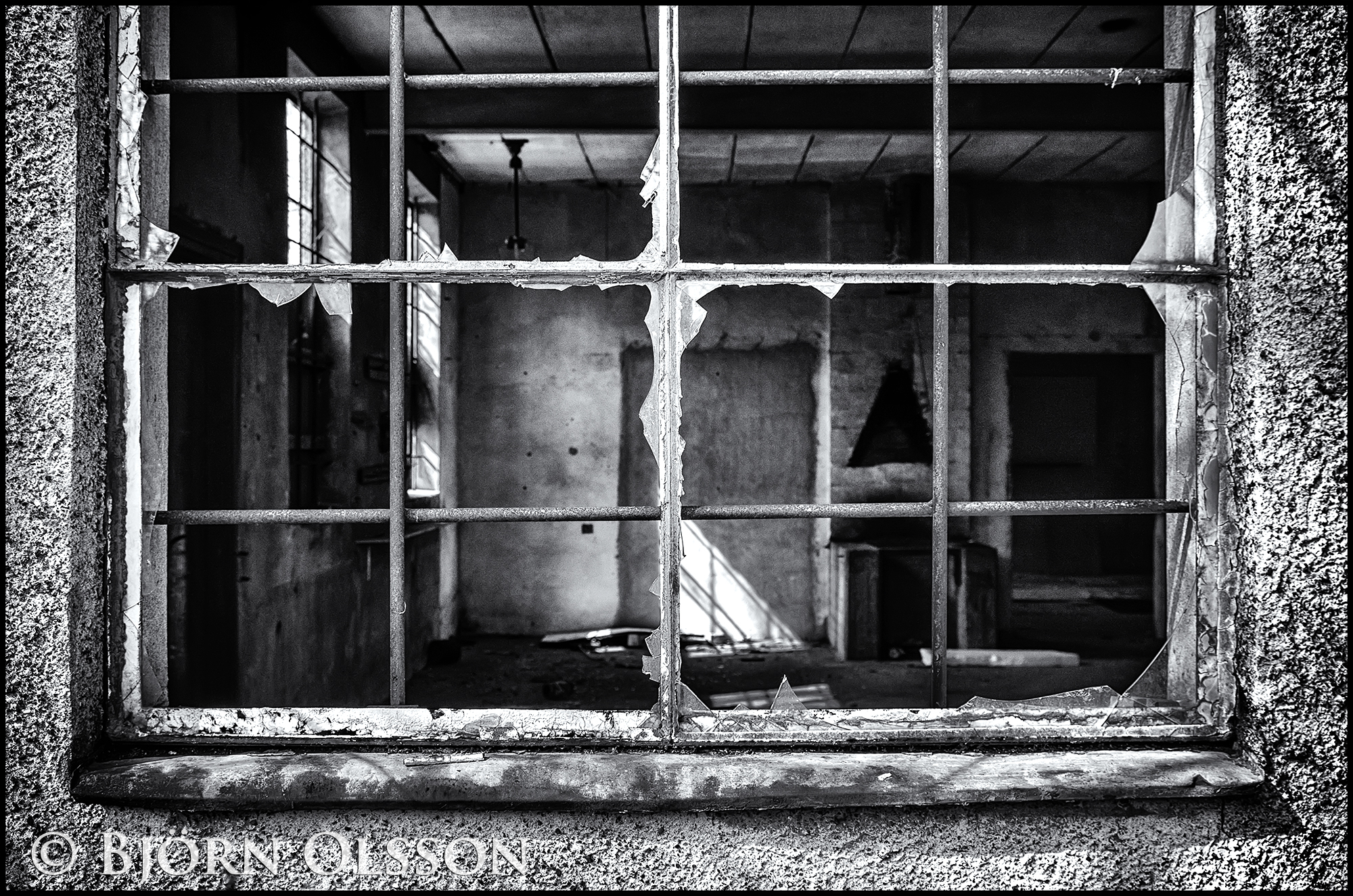 Old Window | - bjornsphoto -