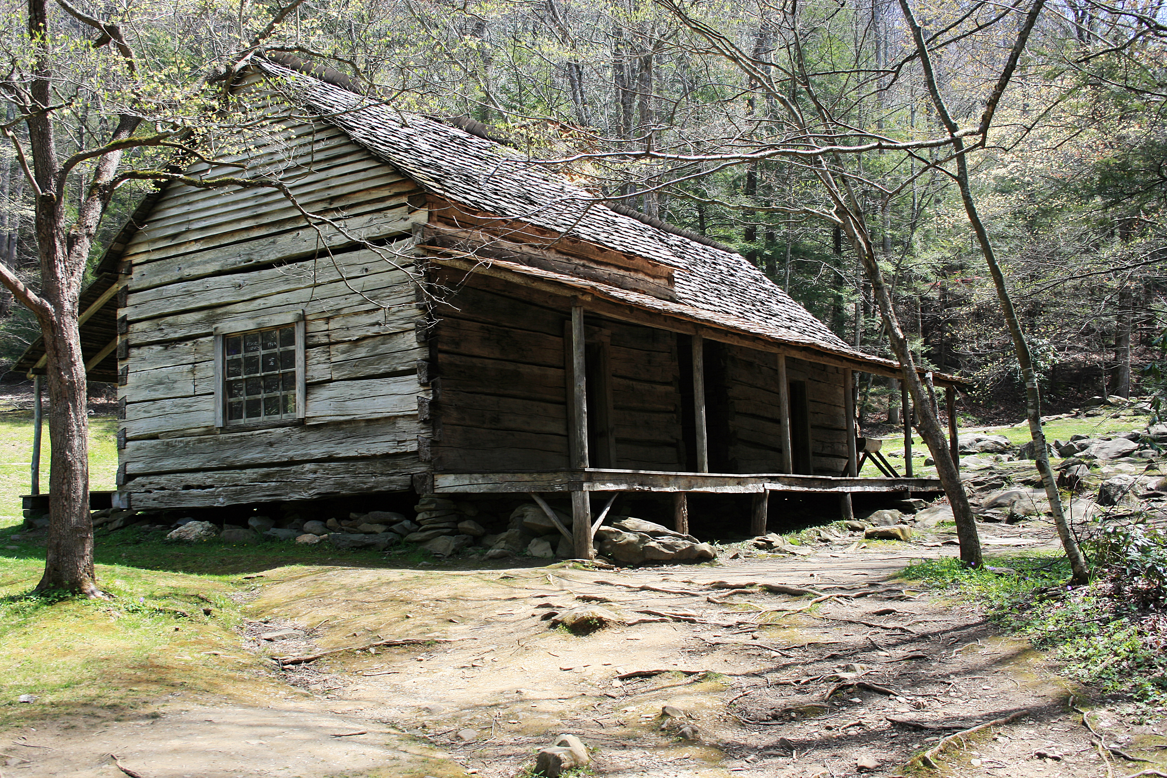 Old wooden cabin photo