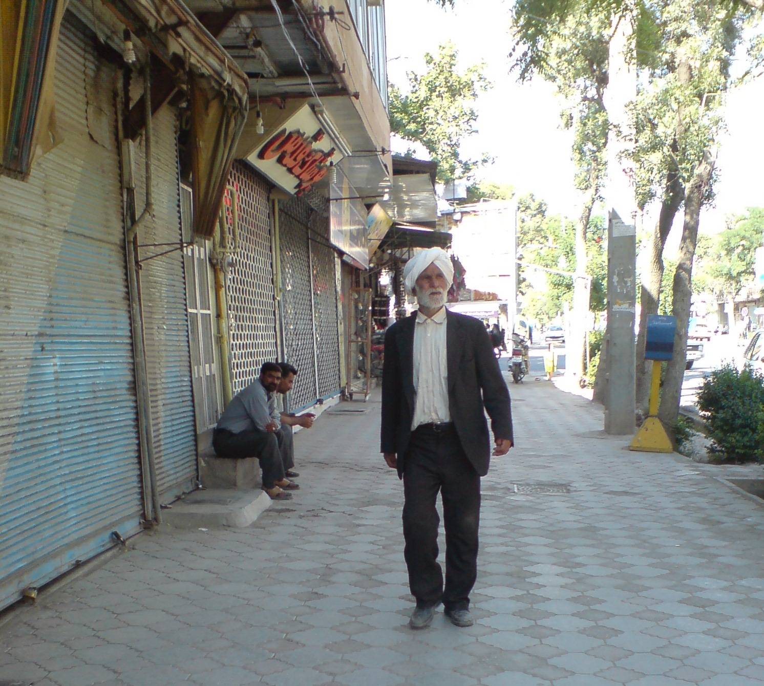File:Nishapurian oldman walking.jpg - Wikimedia Commons