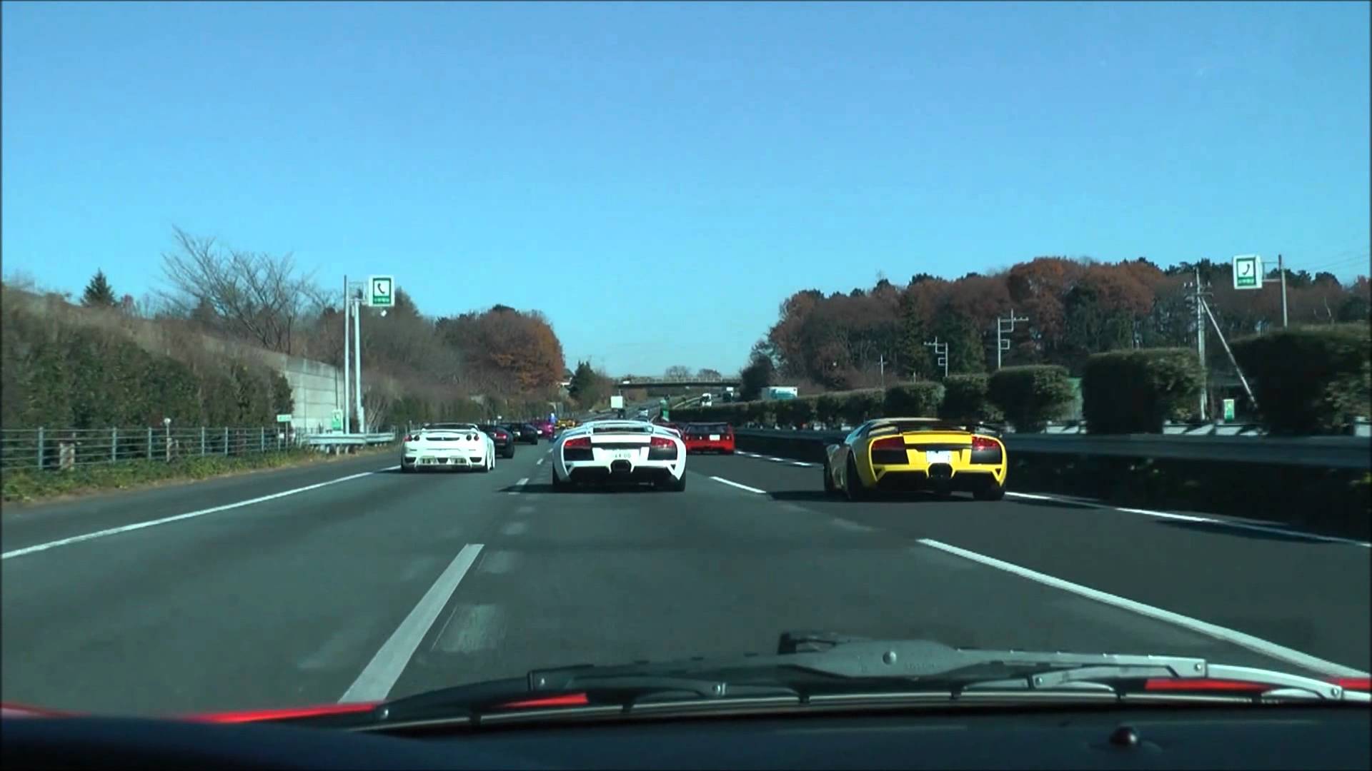 Lamborghini's & Ferrari's on the highway - YouTube