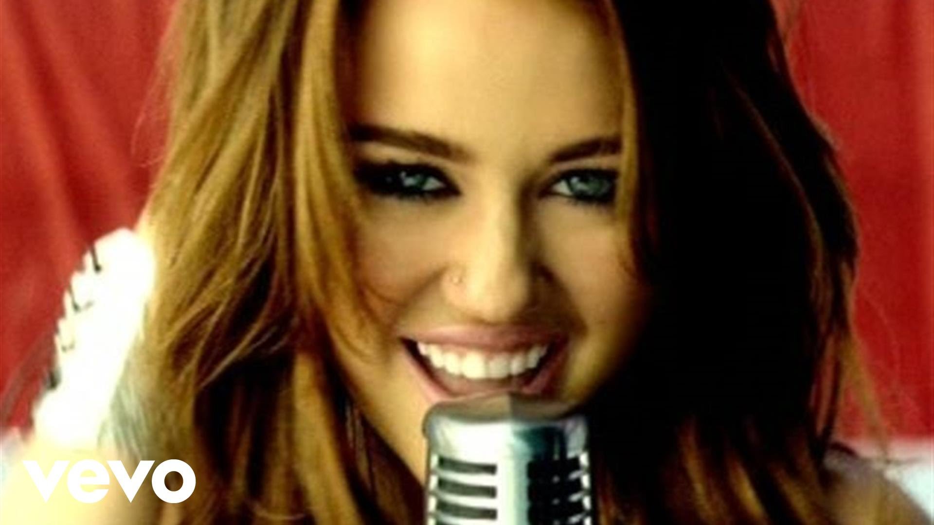 Miley Cyrus - Party In The U.S.A. - YouTube