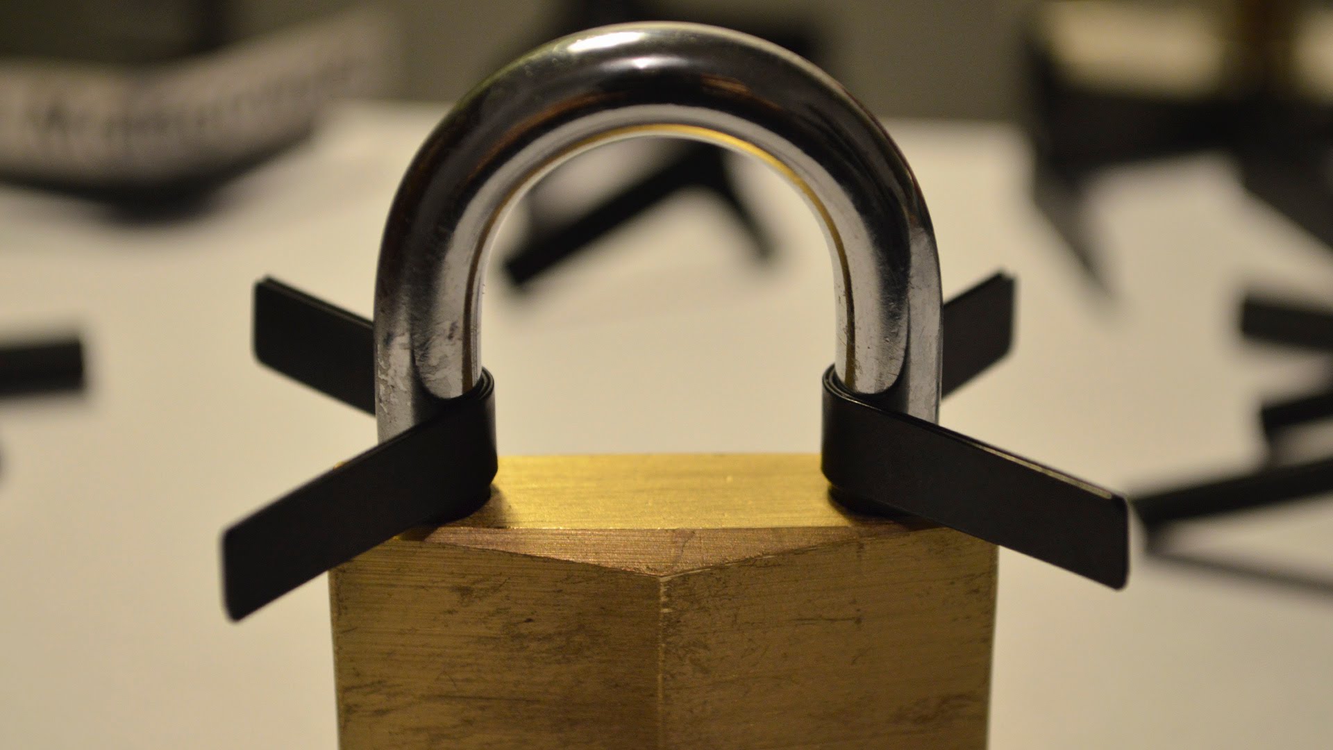 How to Open Locks with Padlock Shims 
