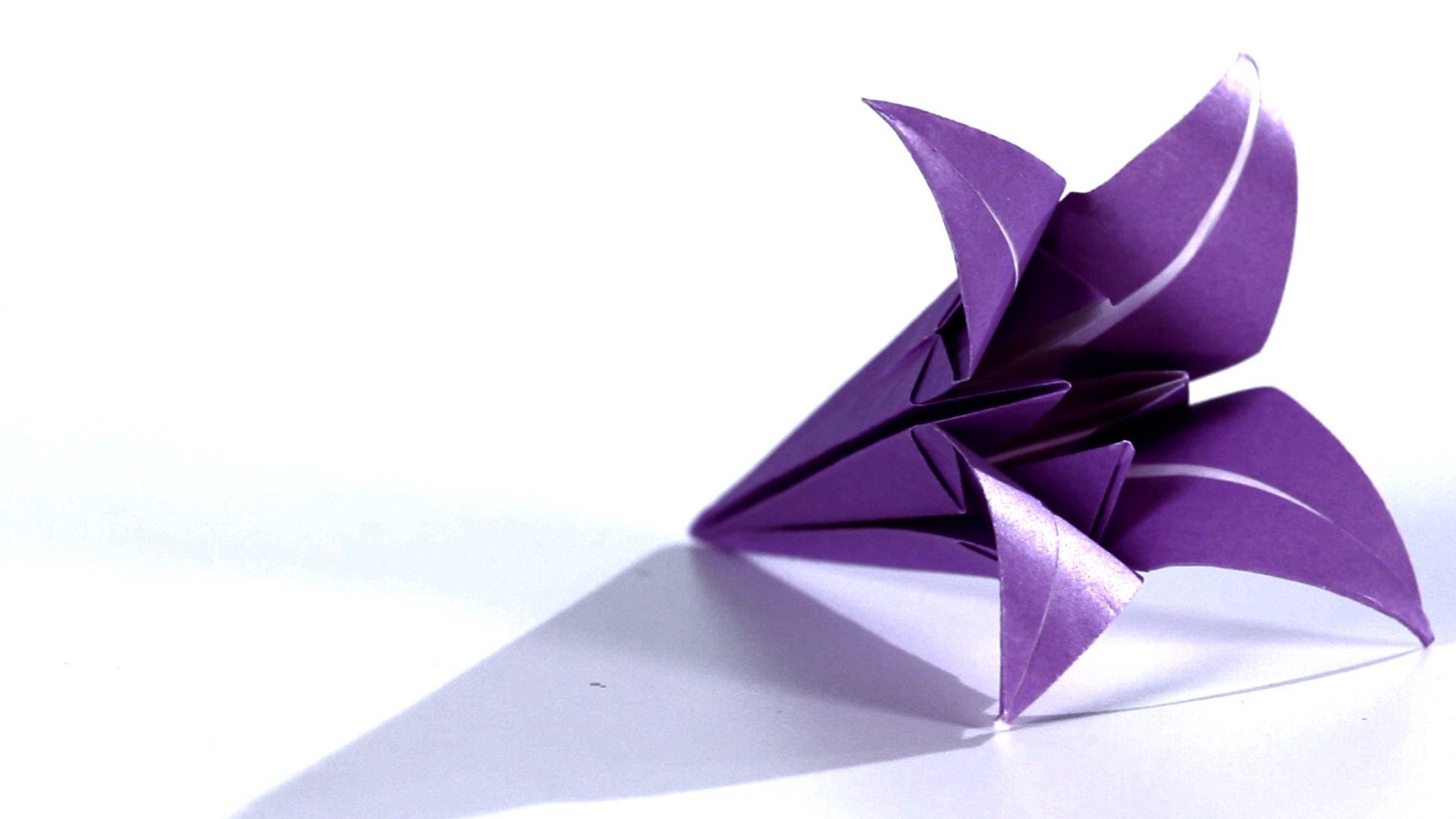 How to Make a Lily | Origami - YouTube