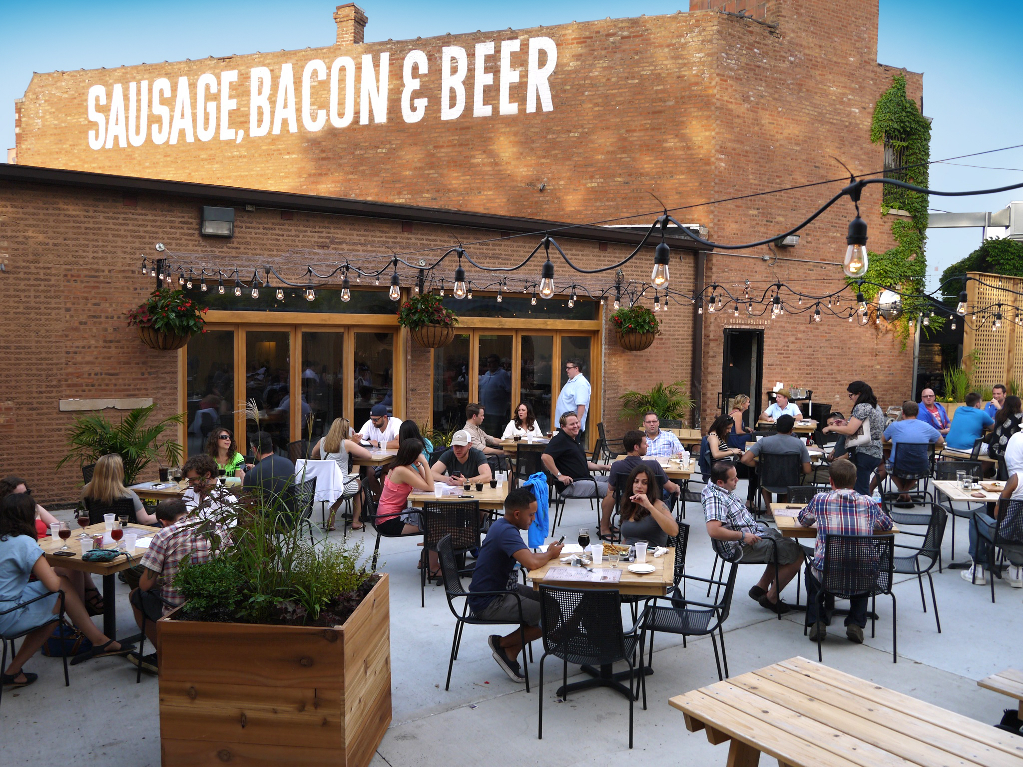 Best Outdoor Restaurants, Patios and Cafes in Chicago