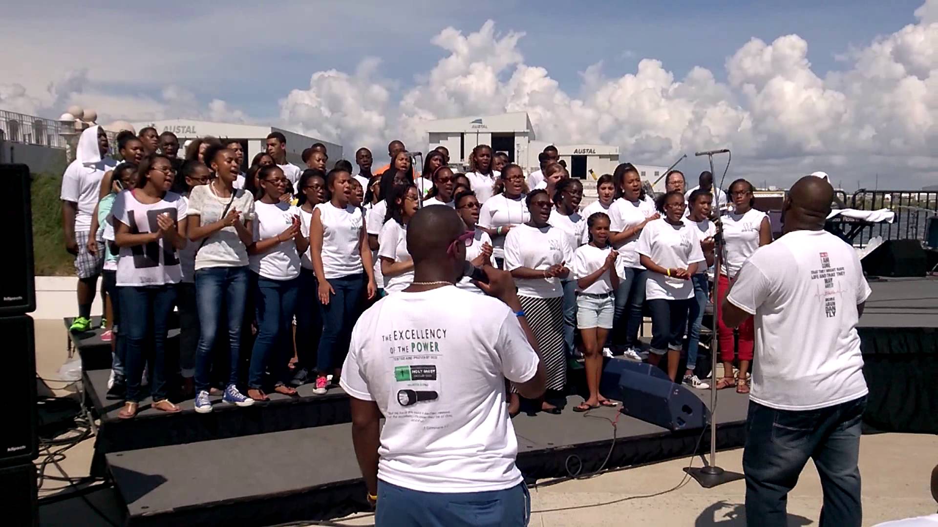 2014 CLGI Outdoor Gospel Youth Choir Concert, Mobile Alabama - YouTube