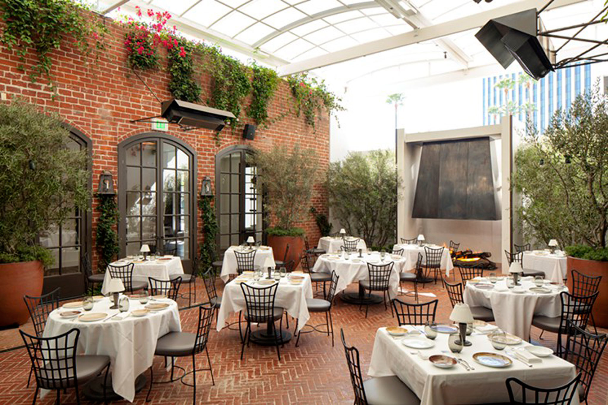Best outdoor dining restaurants in Los Angeles