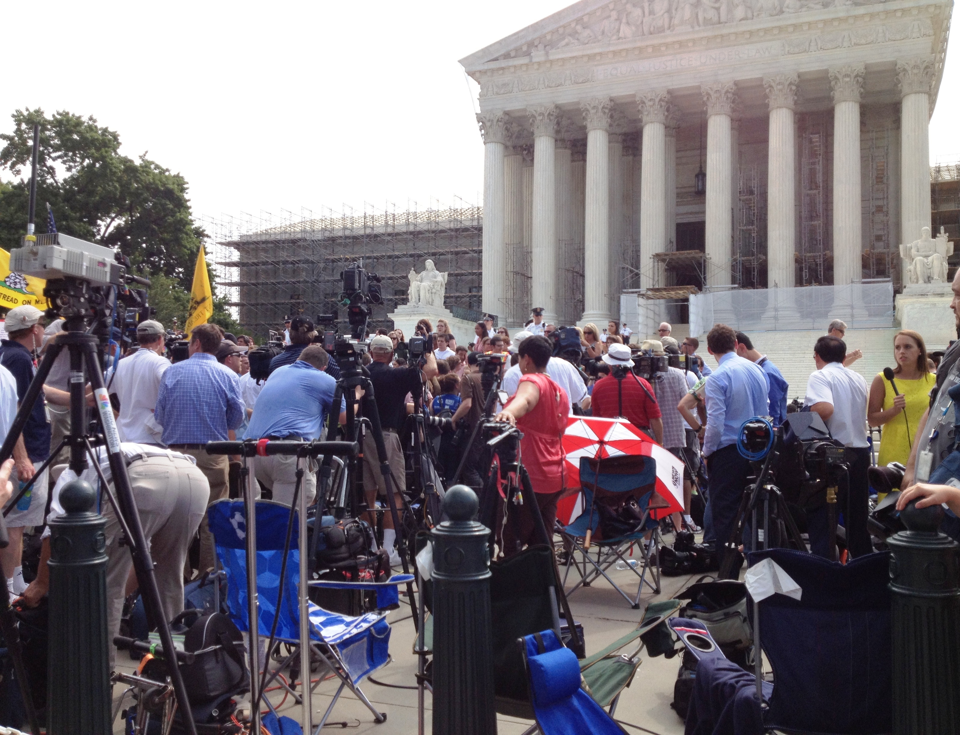 The Show Outside the Supreme Court – Pic of the Week | In Custodia ...