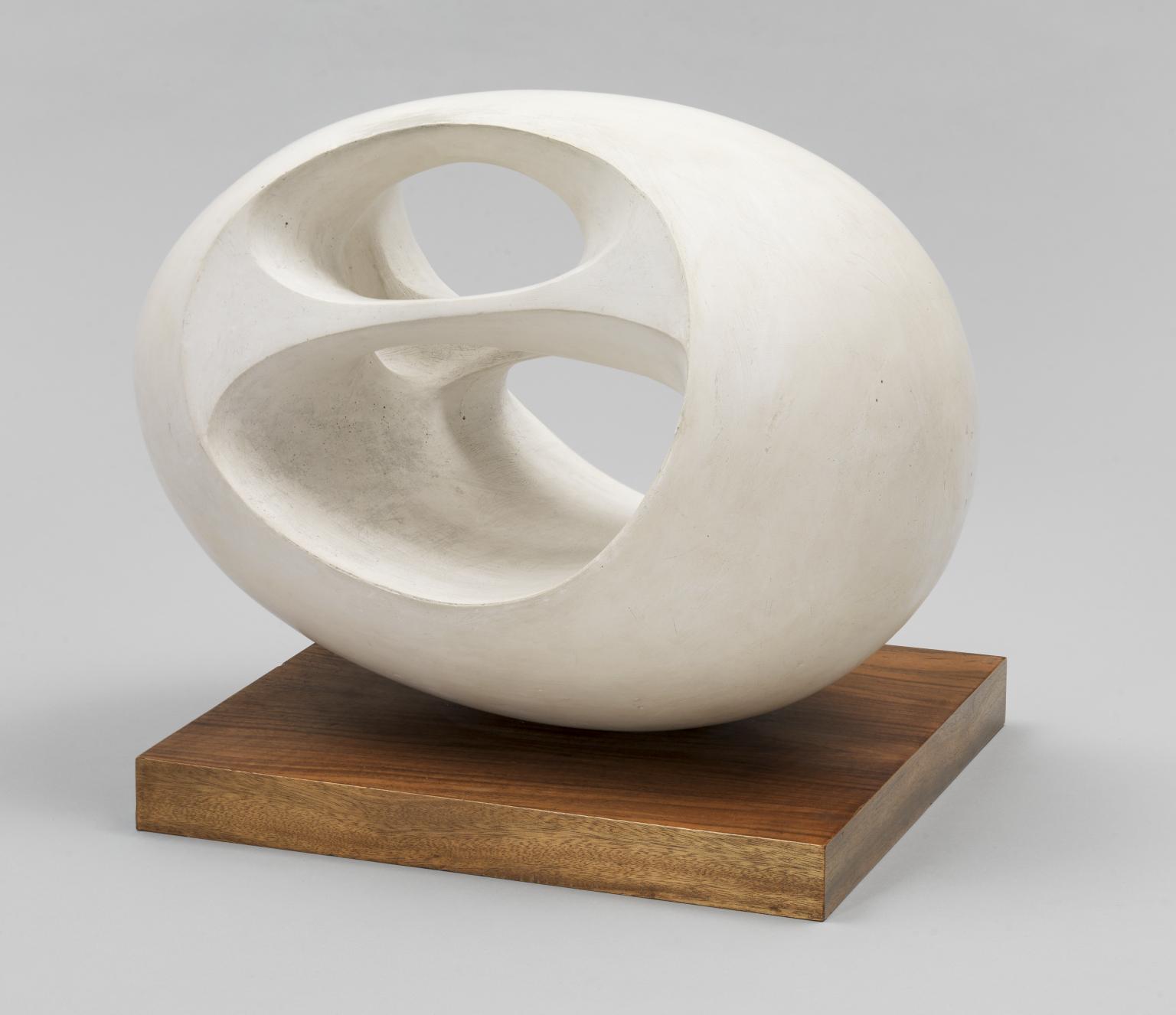 Oval Sculpture (No. 2)', Dame Barbara Hepworth, 1943, cast 1958 | Tate