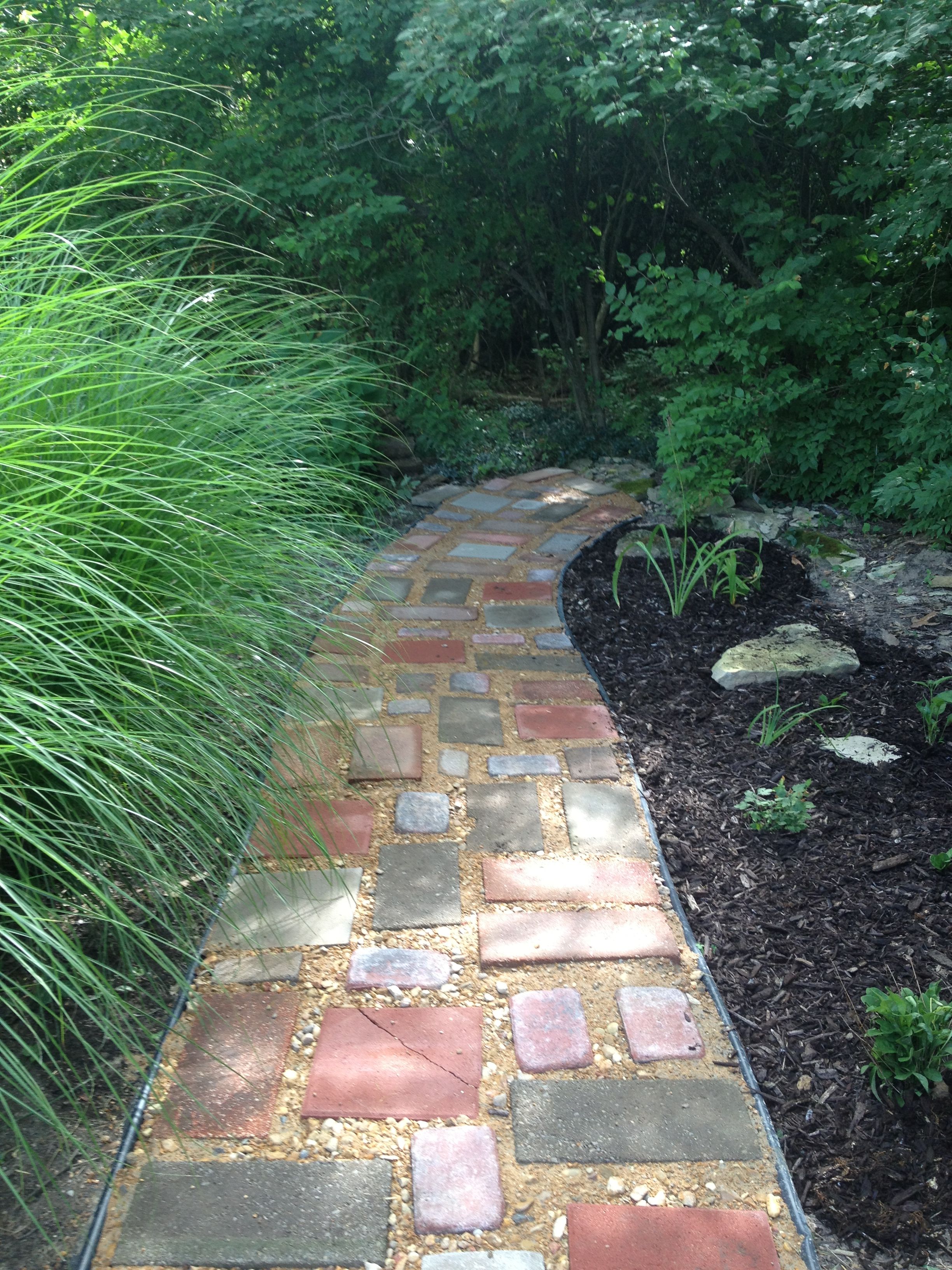 DIY Garden Path on a budget: Recycled pavers, left over Quick-Crete ...