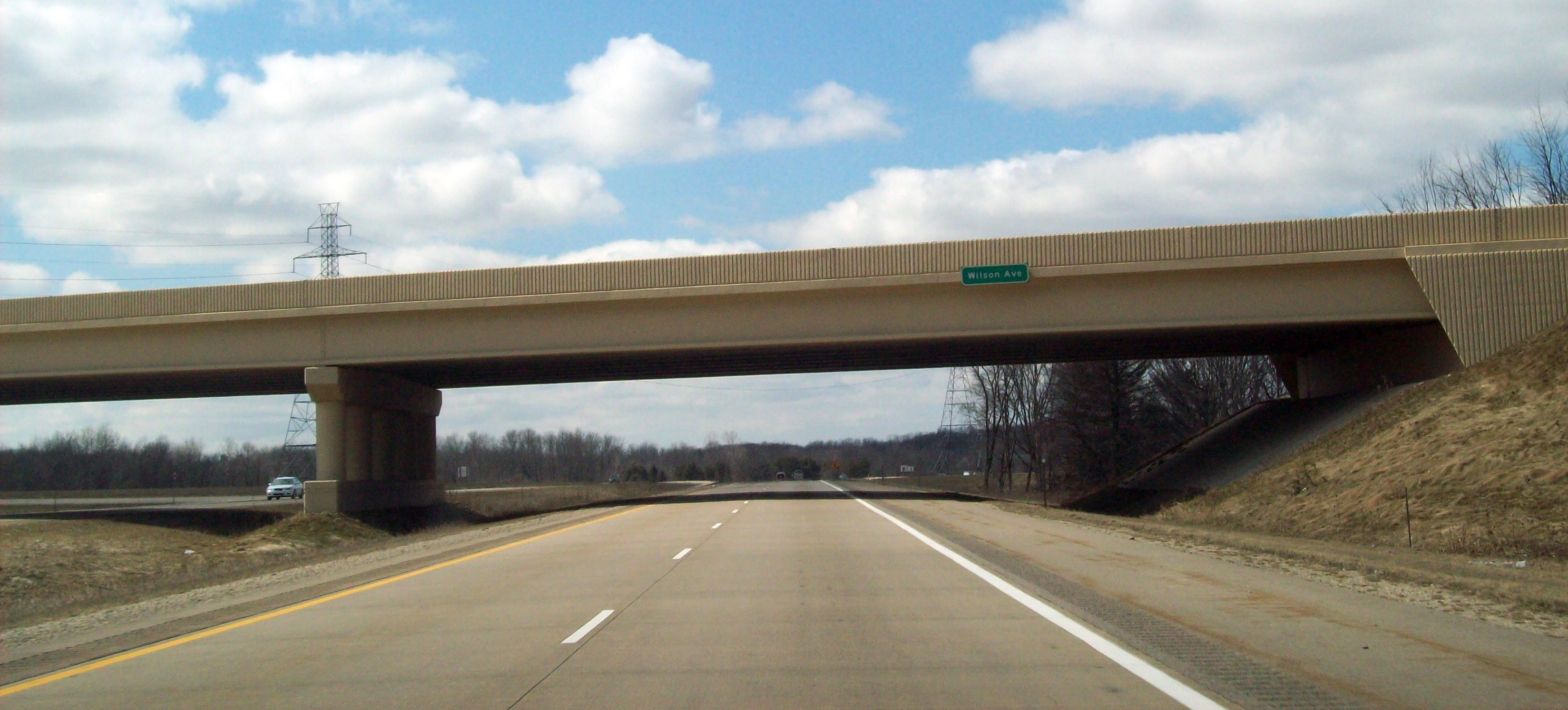 File:Wilson Avenue overpass.jpg - Wikimedia Commons