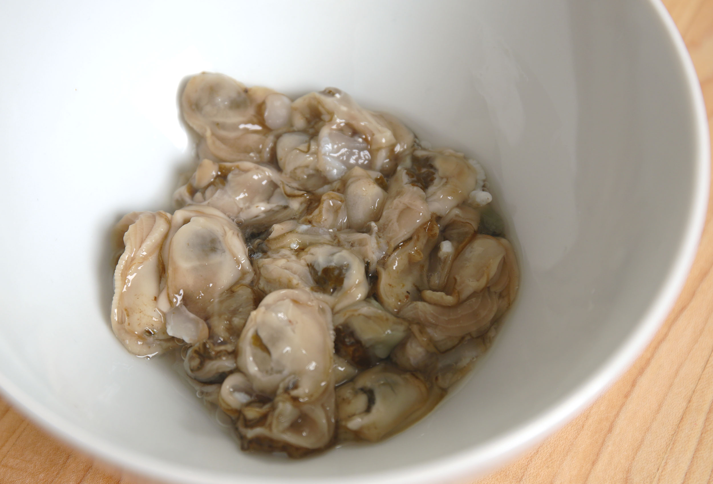 Seasoned Fresh Oysters (Gulmuchim: 굴무침) recipe - Maangchi.com
