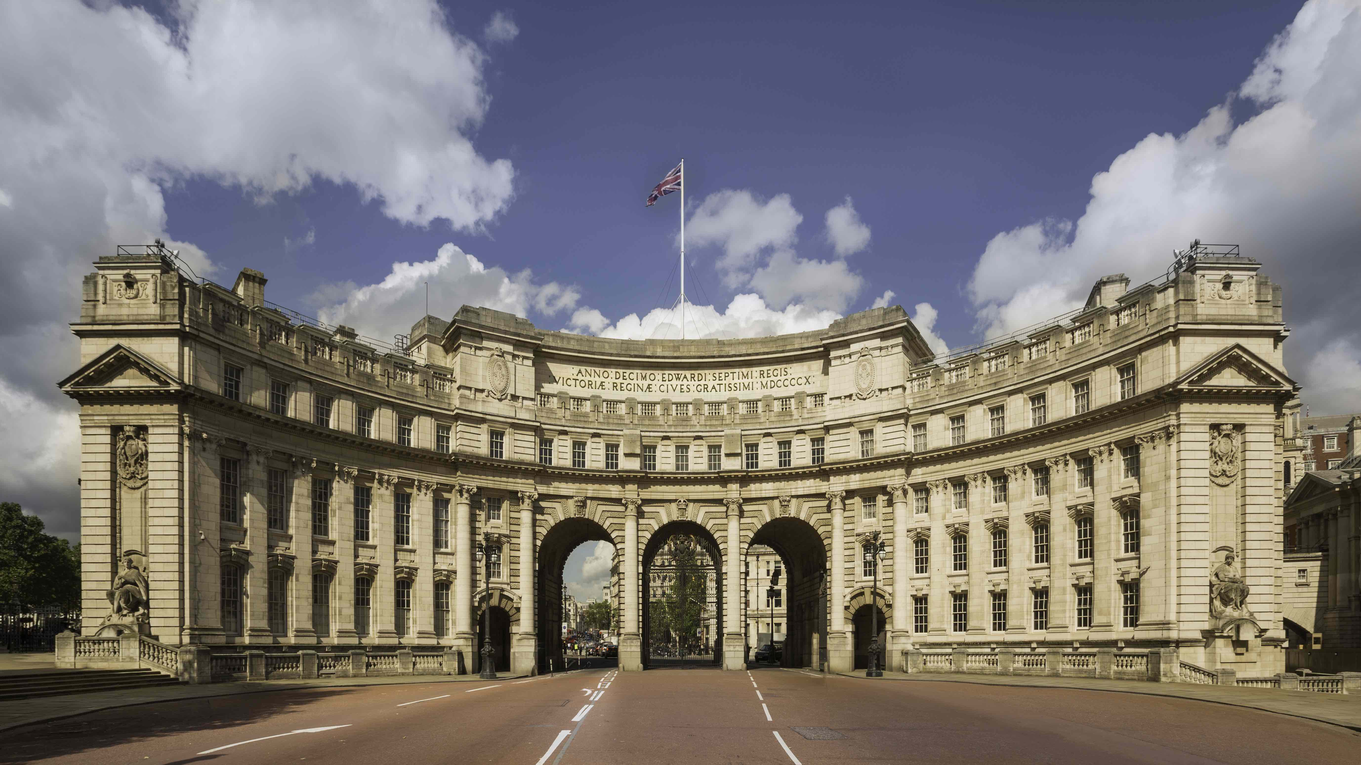 London's first $200M apartment? Property next to Buckingham Palace ...