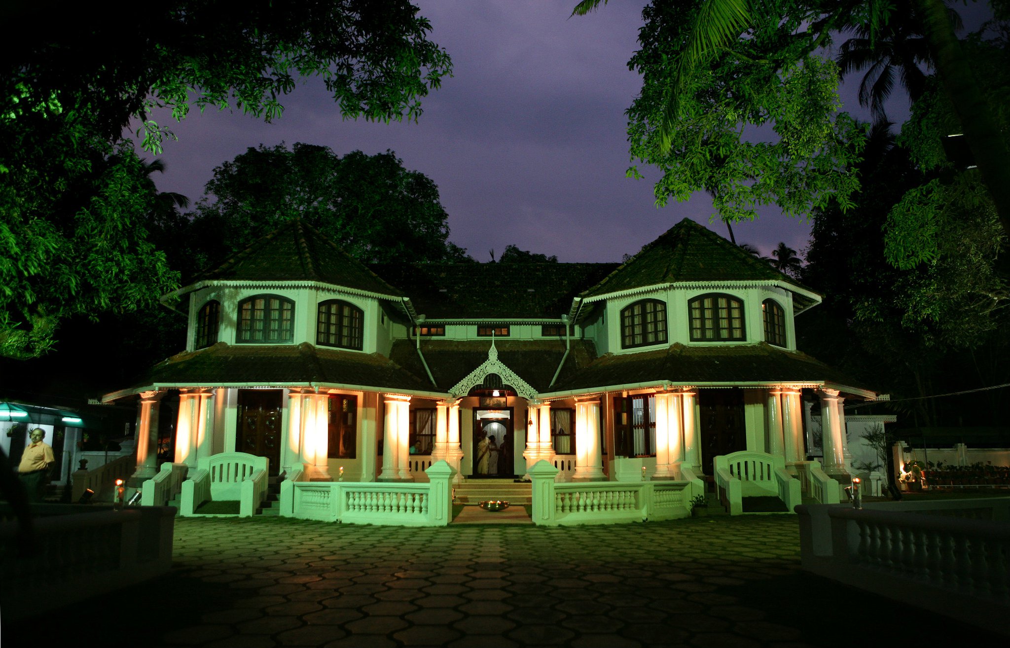 Palatial bungalow photo