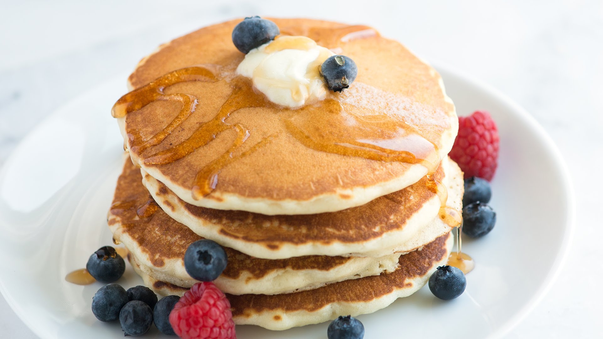 Easy Fluffy Pancakes Recipe from Scratch