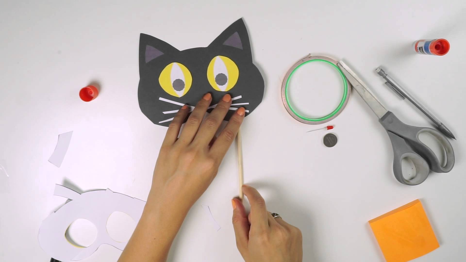 Paper Circuit: Light Up Cat Mask - YouTube