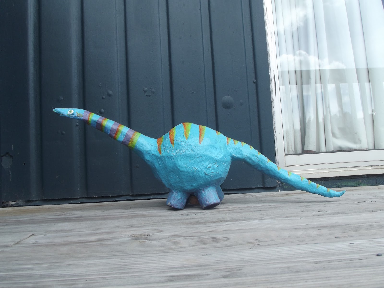 Nonnie's Blog: How to make paper mache dinosaur banks (step-by-step)