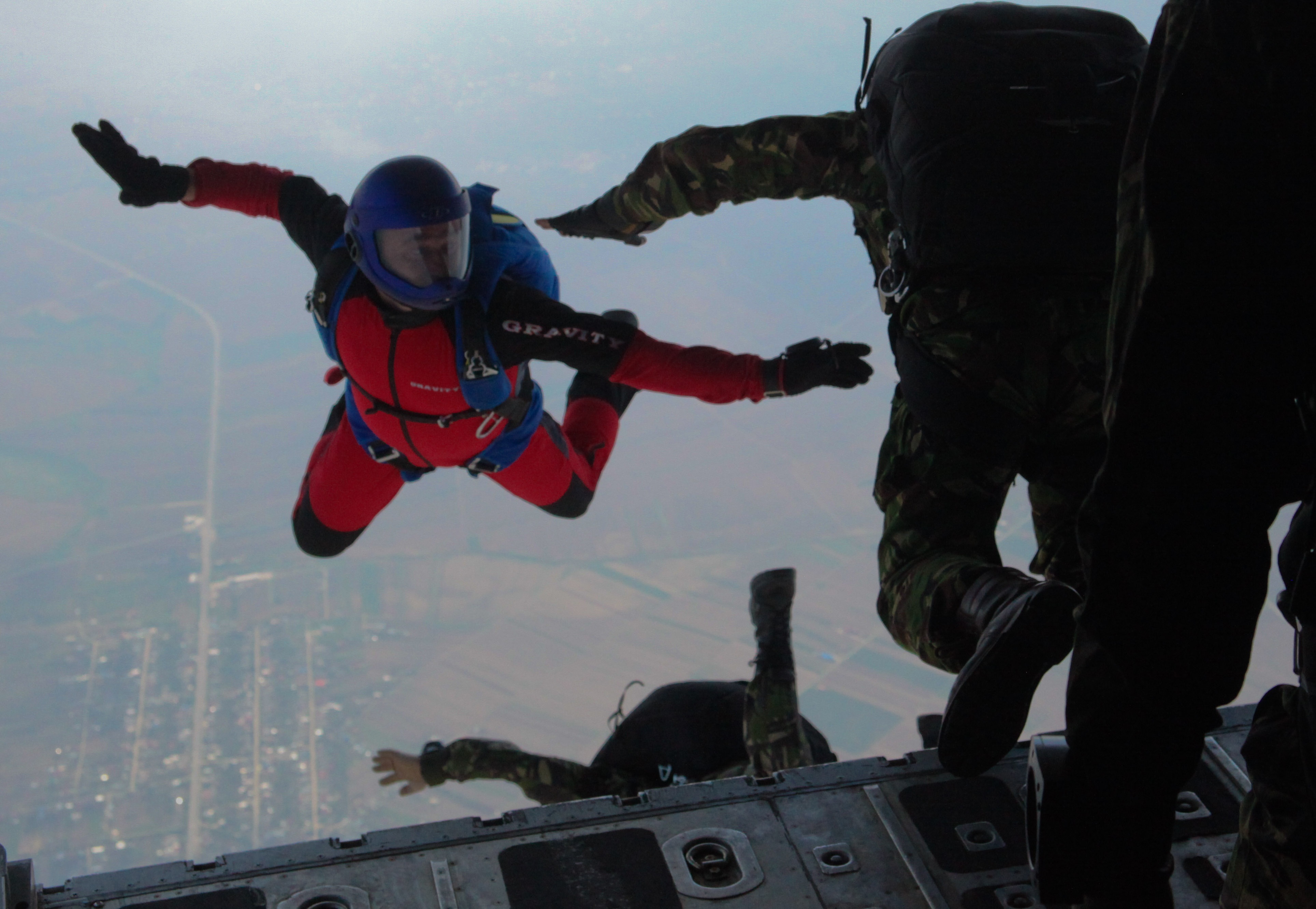 Parachute jumping photo