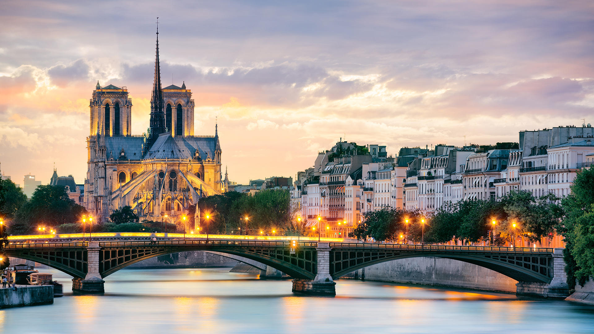 Travel Guide Paris - Plan your trip to Paris with Travel by Air Frances