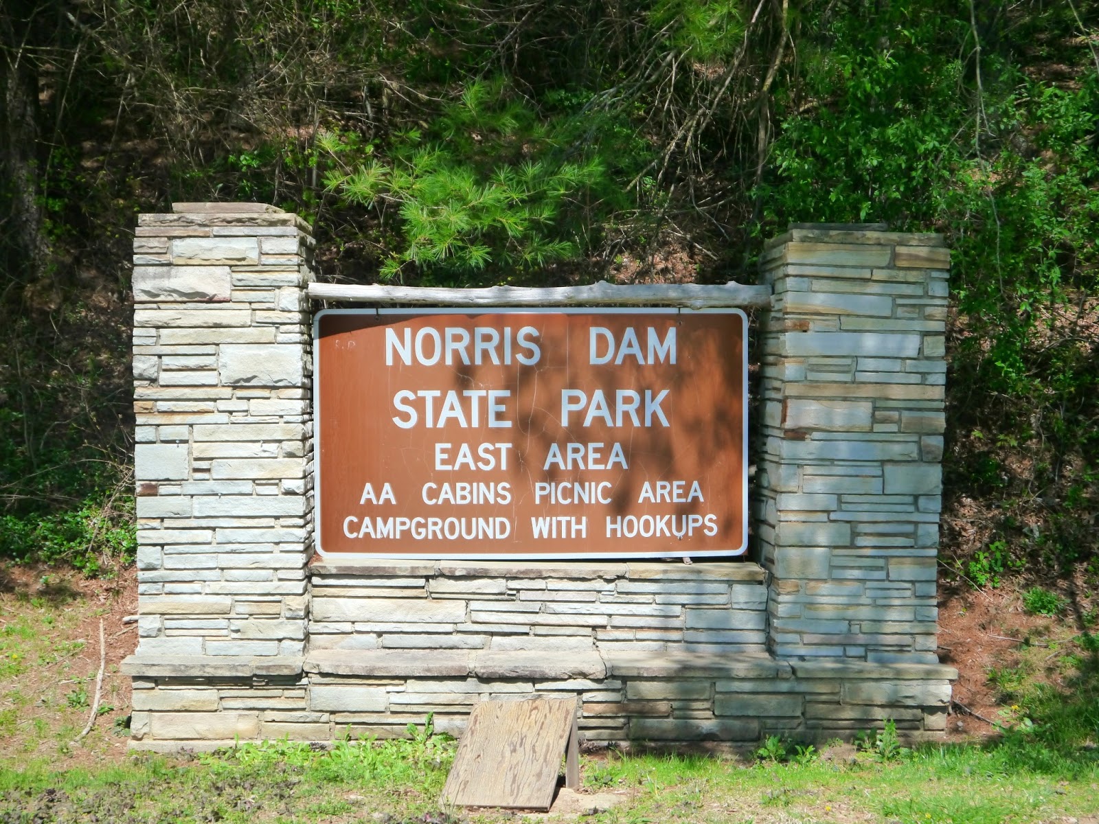 American Travel Journal: East Area Hiking - Norris Dam State Park