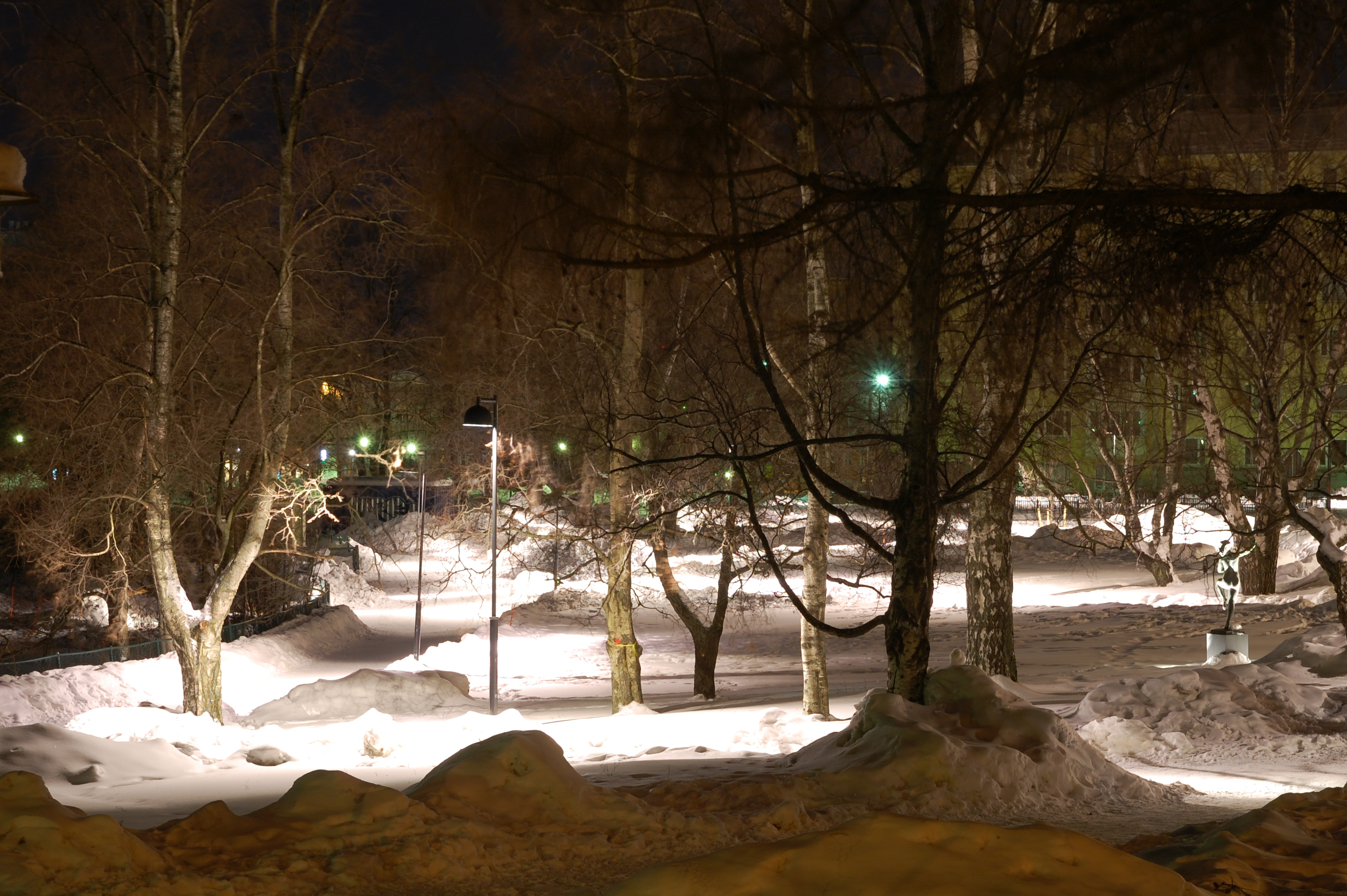 File:Park at winter night - panoramio.jpg - Wikimedia Commons