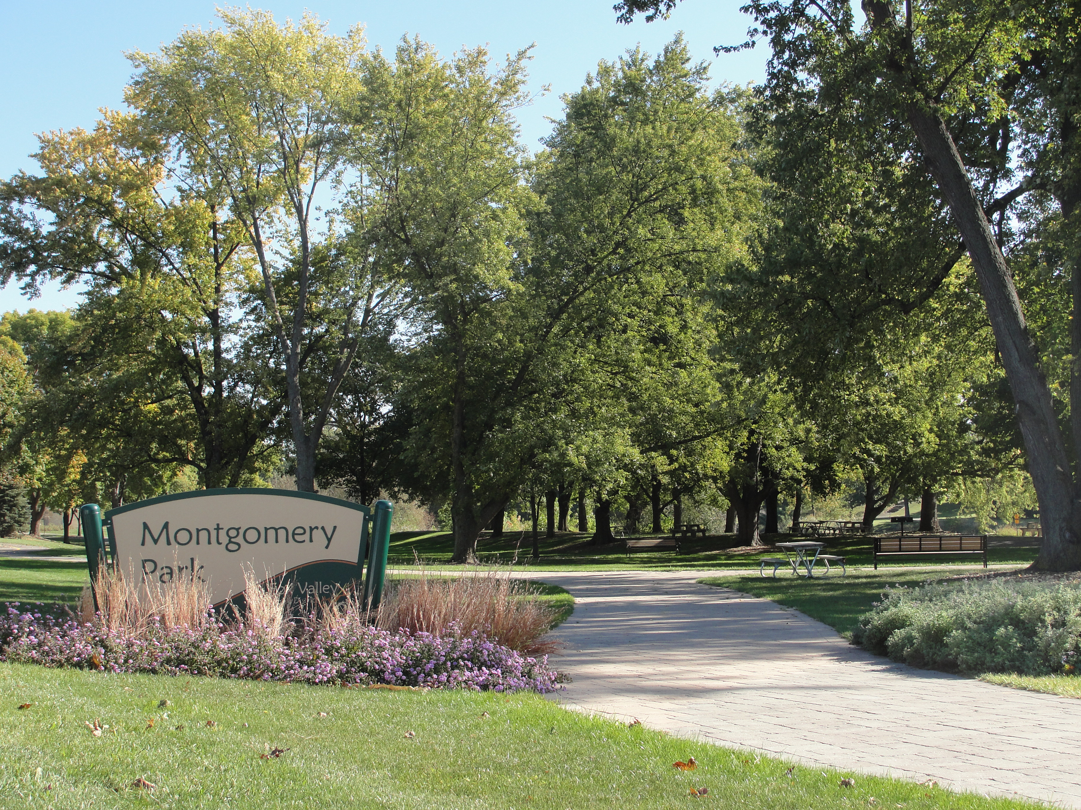 File:Montgomery Park south entrance.JPG - Wikimedia Commons