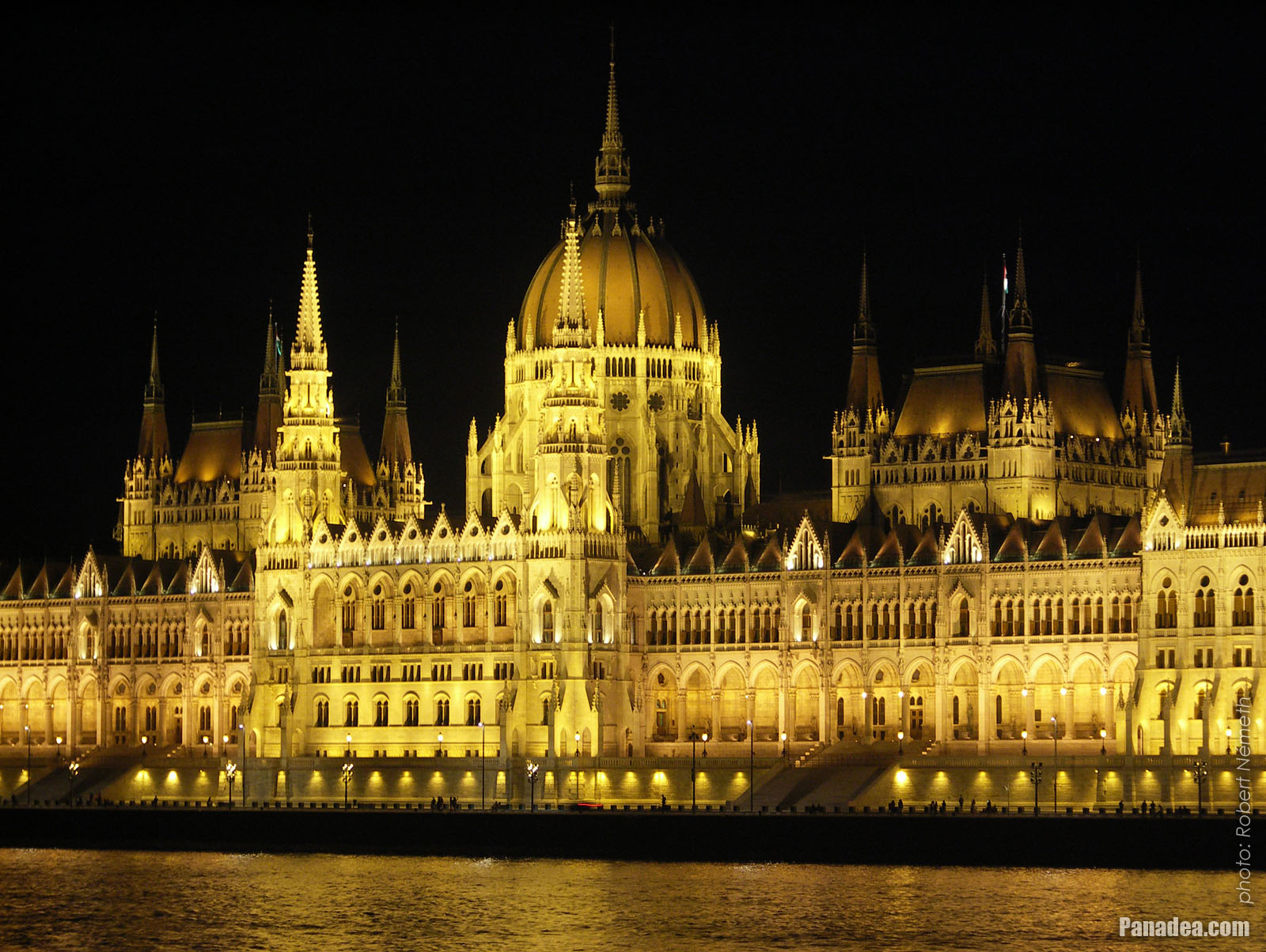 Panadea > Travel guide - Photo gallery - Hungarian Parliament ...