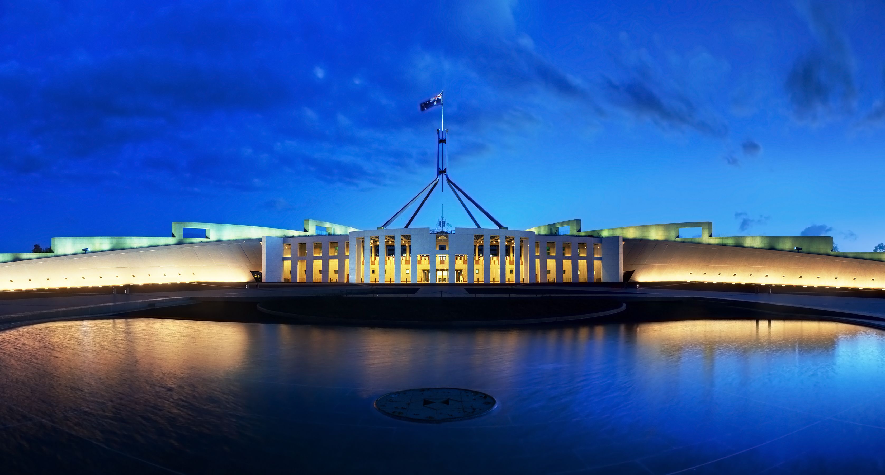 File:Parliament House Canberra Dusk Panorama.jpg - Wikimedia Commons