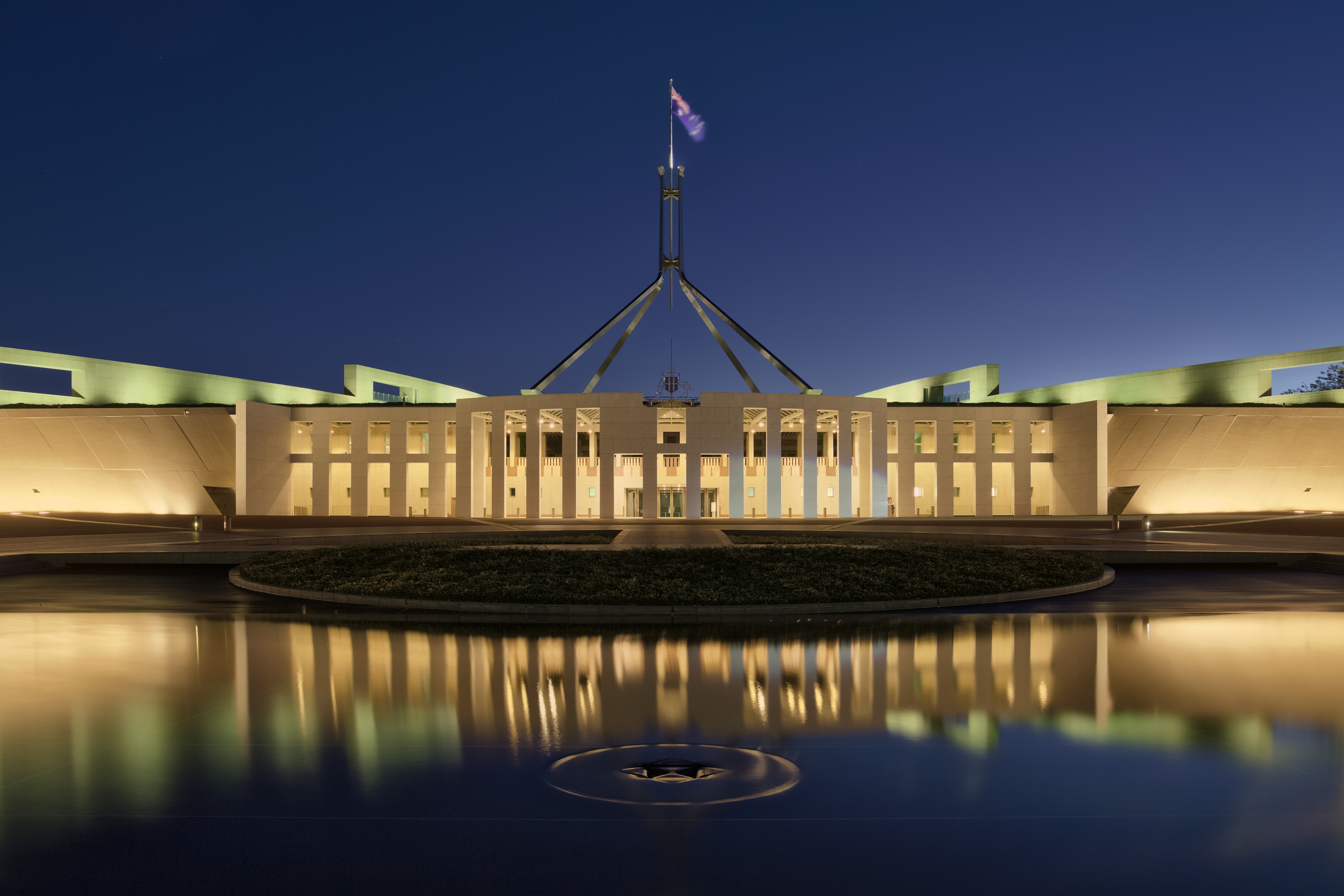 File:Parliament House at dusk, Canberra ACT.jpg - Wikimedia Commons