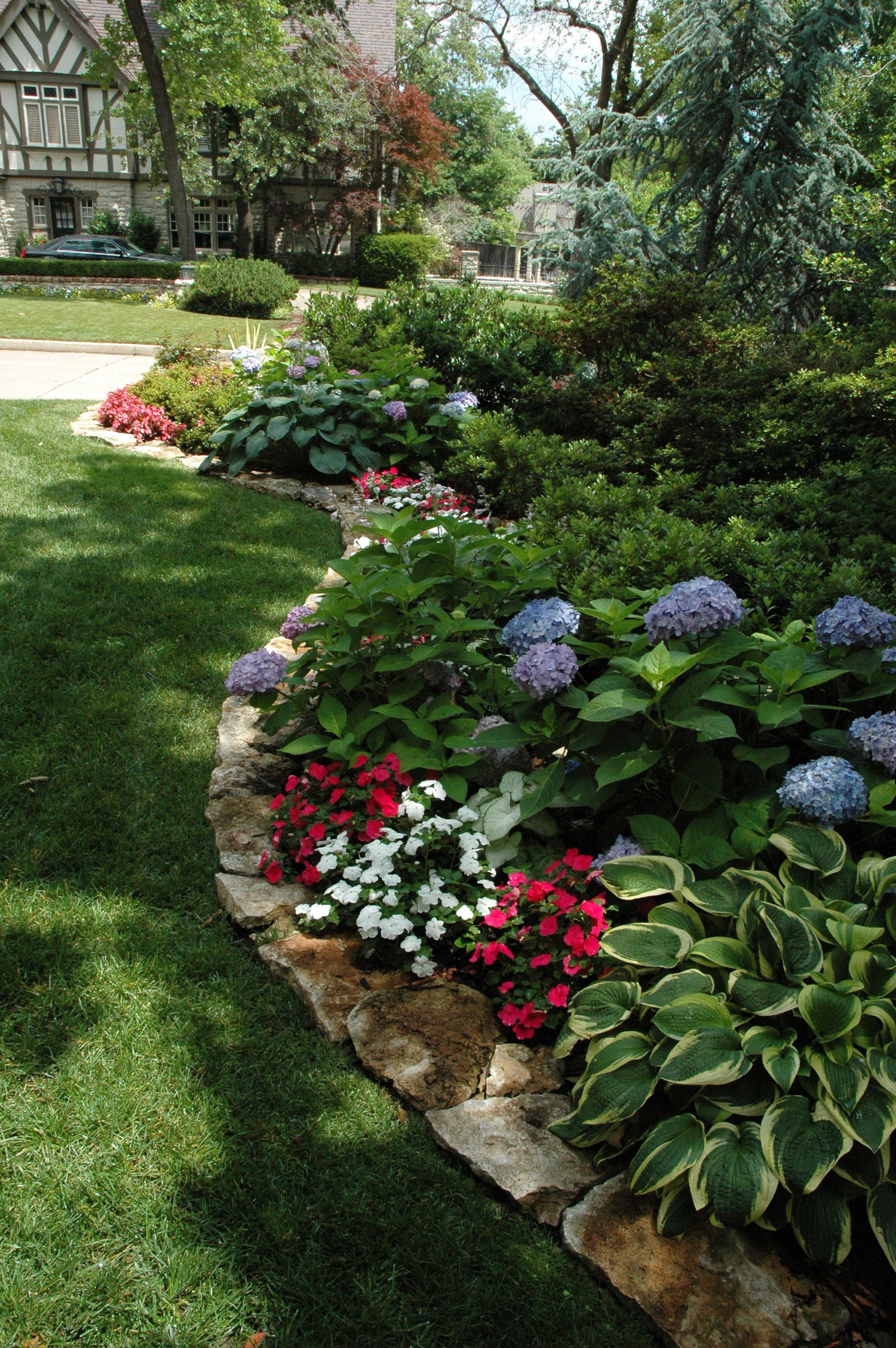 Partially Shaded Garden; Love the Plant Choices | Gardening ...