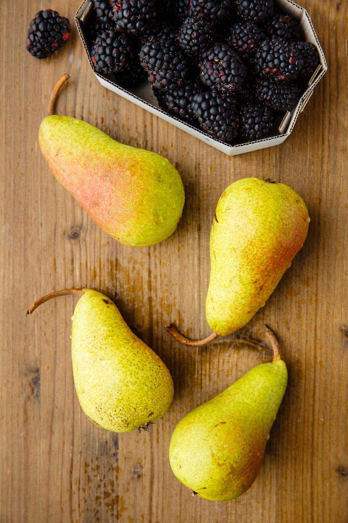 Pear and Blackberry Cobbler (A Cozy Paleo Dessert Staple) | Paleo Grubs