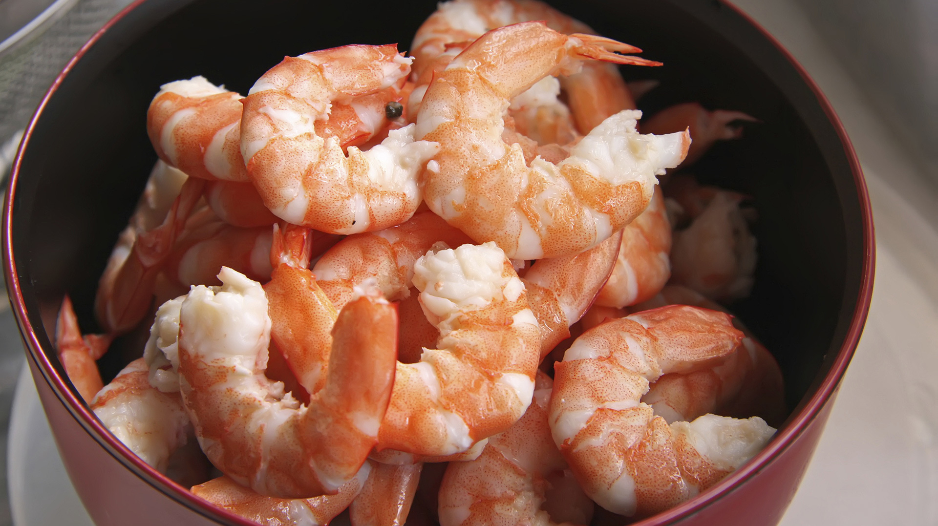 How to peel and devein shrimp in seconds