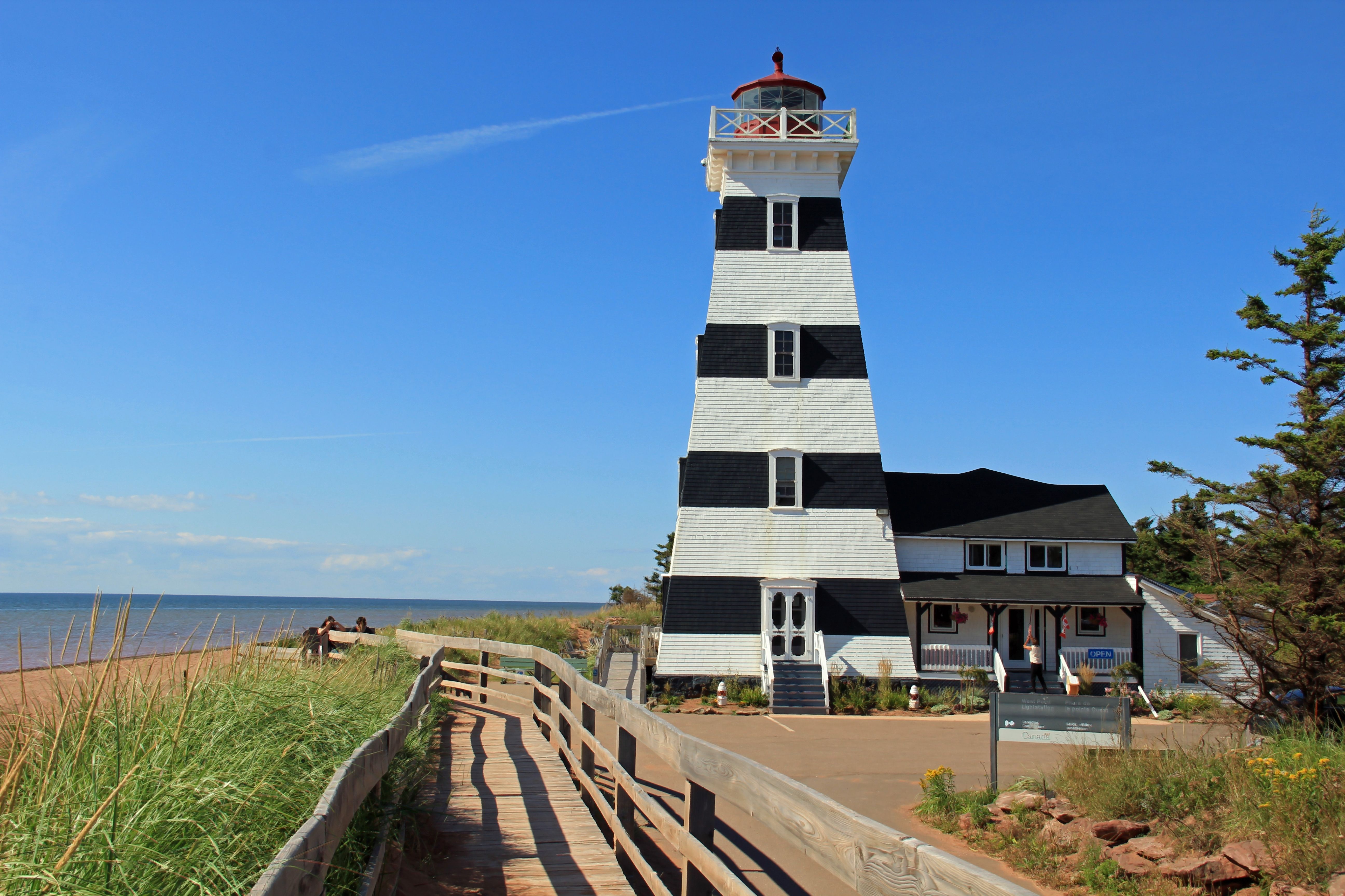 The lighthouse at West Point - the highest in PEI - is also an inn ...