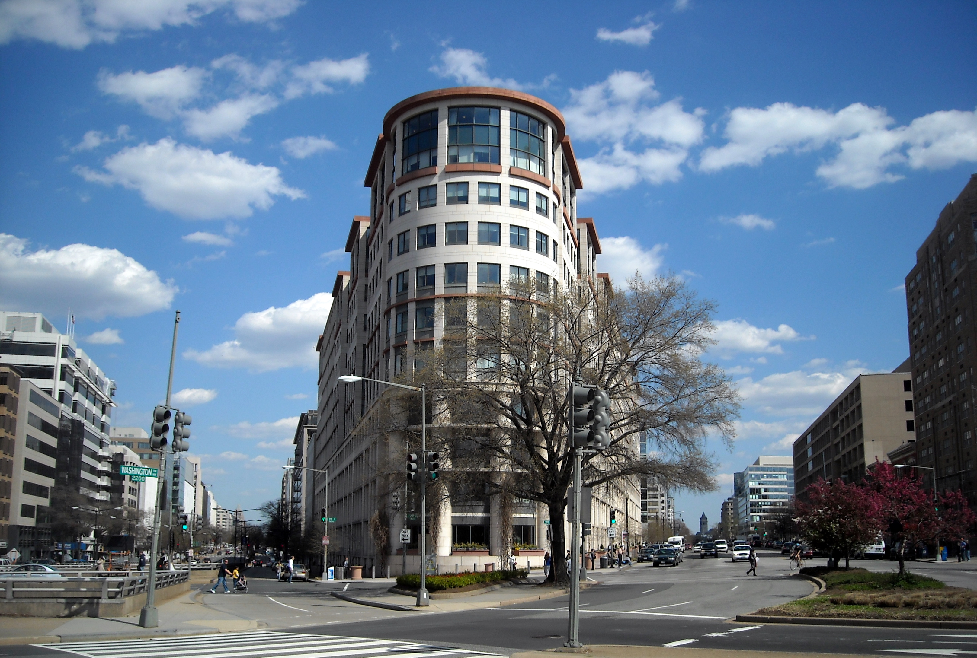 File:Pennsylvania Avenue and K Street.JPG - Wikimedia Commons